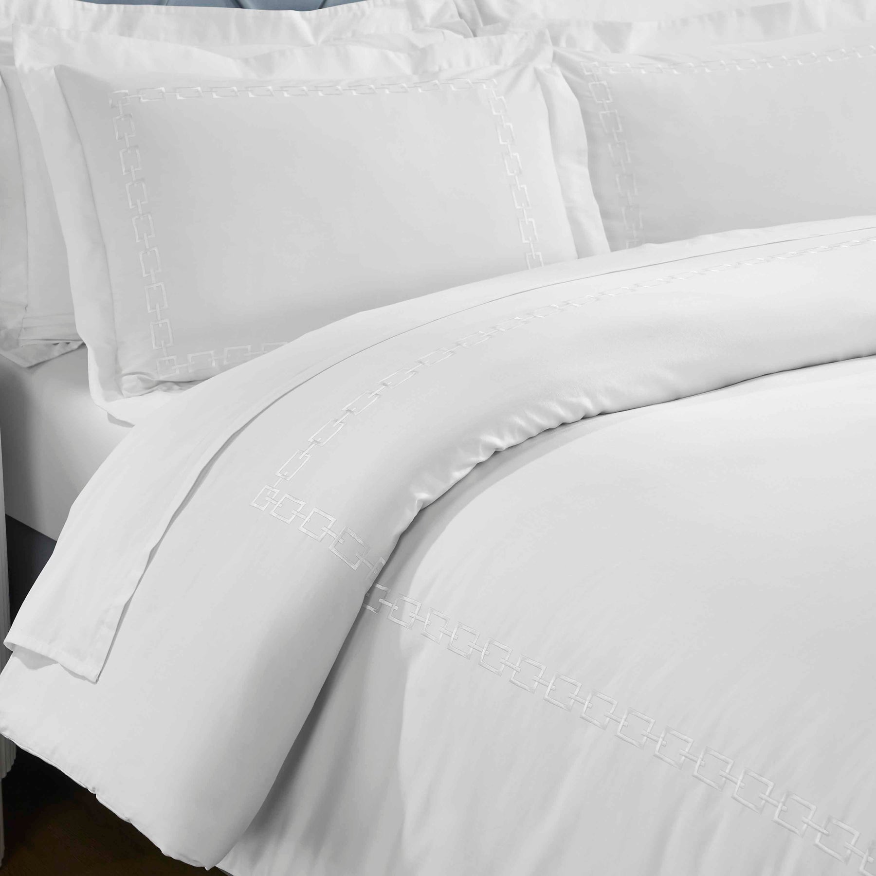 Chain Links Cotton Embroidered 3 Piece Duvet Cover Set