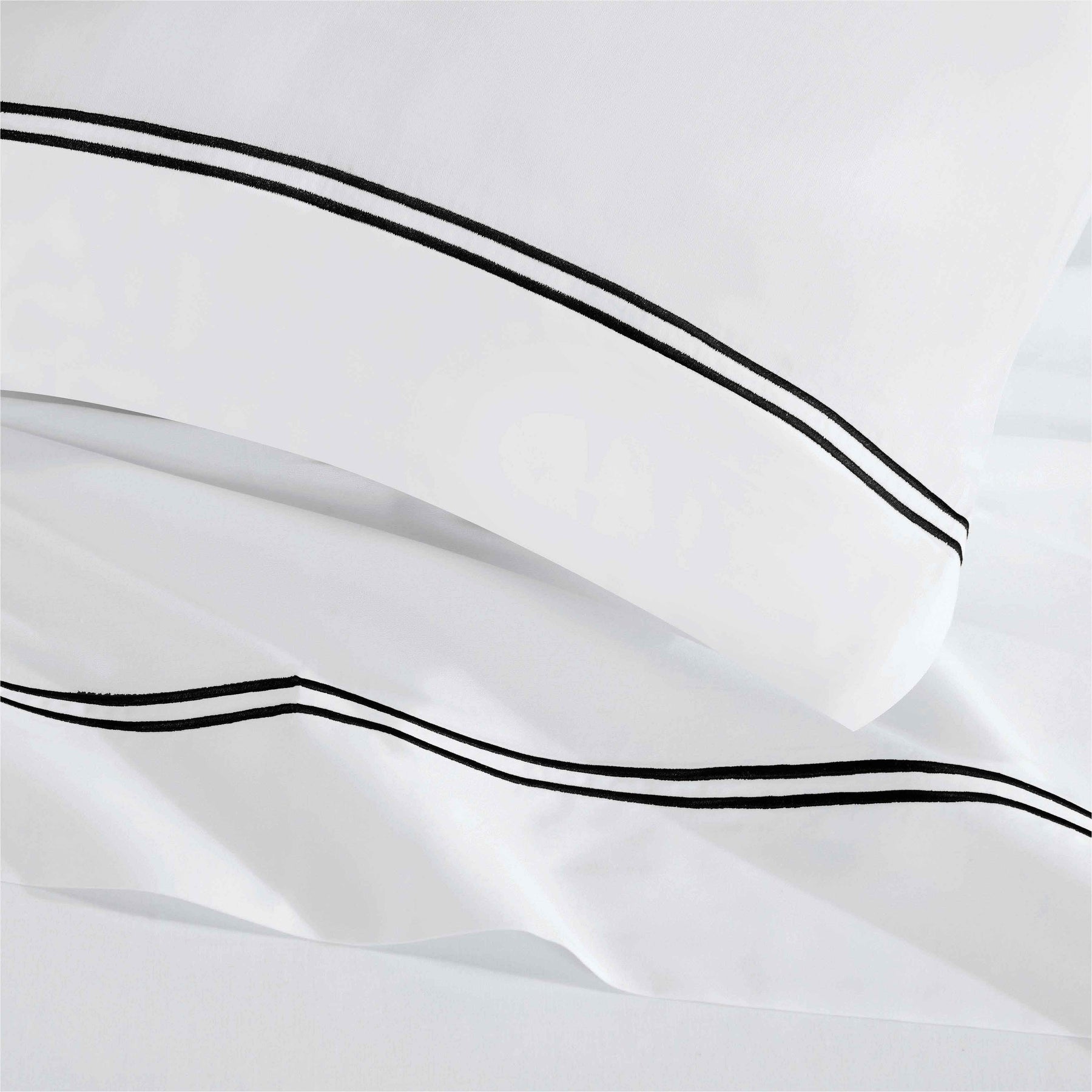 Fieldstone Cotton Two-Line Embroidered Deep Pocket Bed Sheet Set