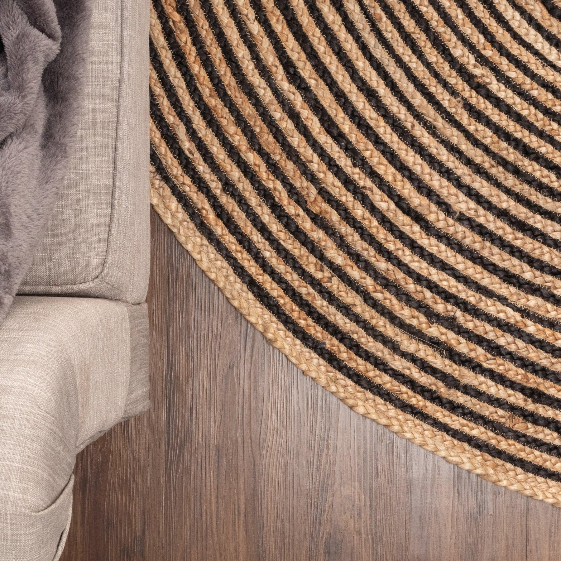 Braided Jute Reversible Round Indoor Outdoor Area Rug