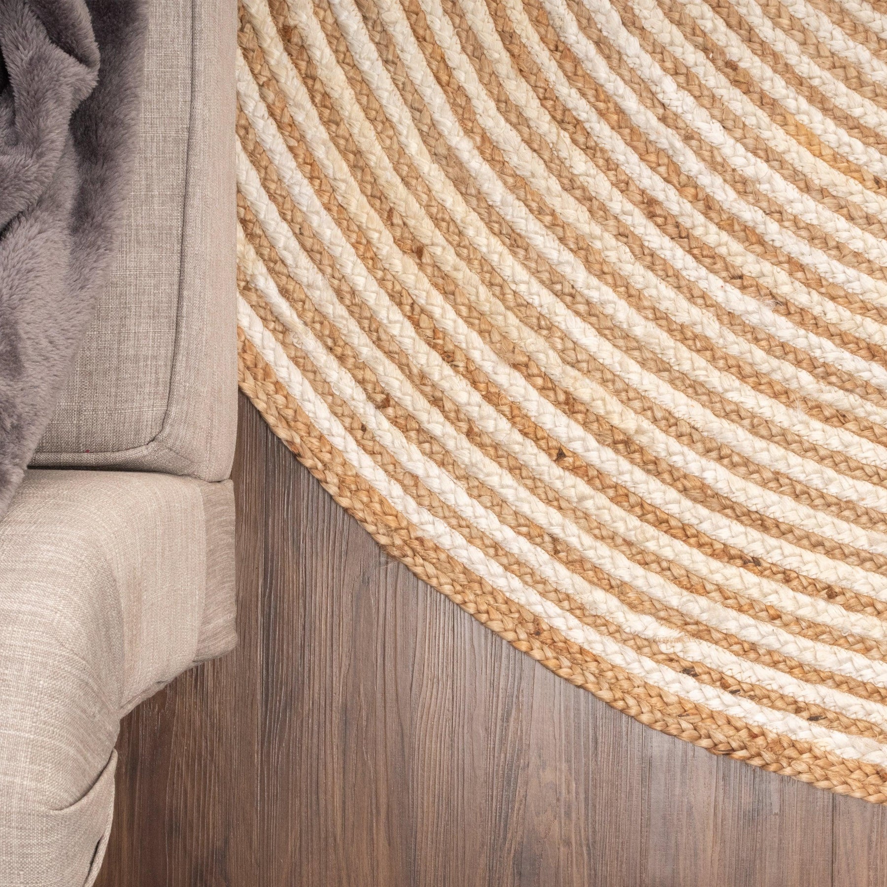 Braided Jute Reversible Round Indoor Outdoor Area Rug