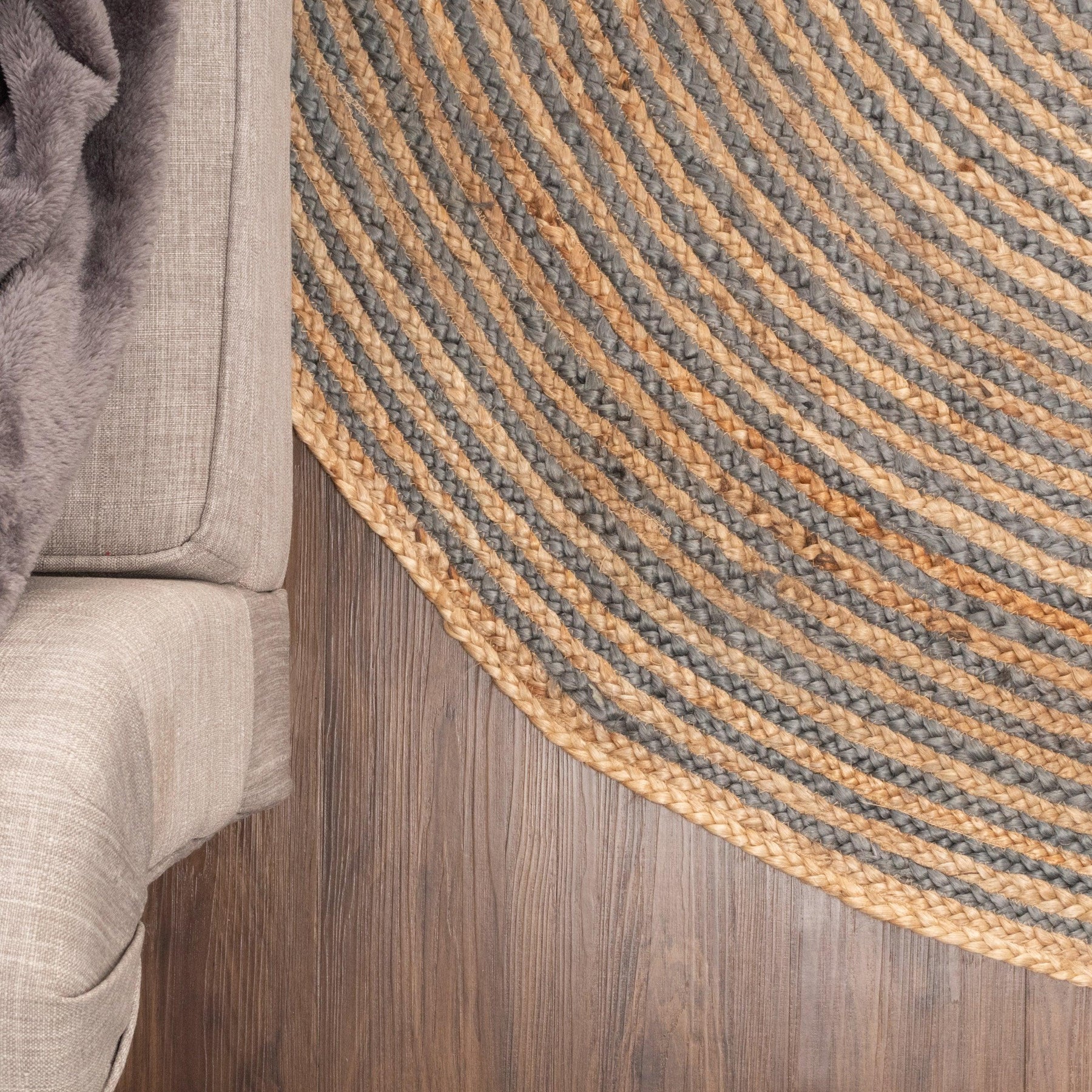 Braided Jute Reversible Round Indoor Outdoor Area Rug