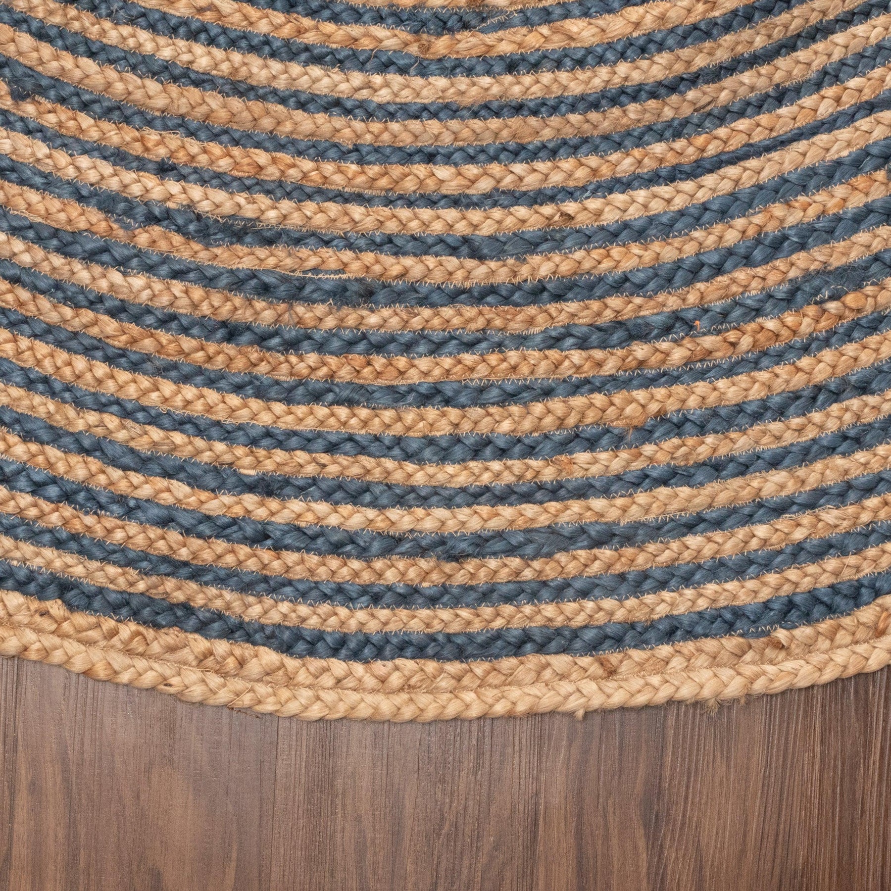 Braided Jute Reversible Round Indoor Outdoor Area Rug