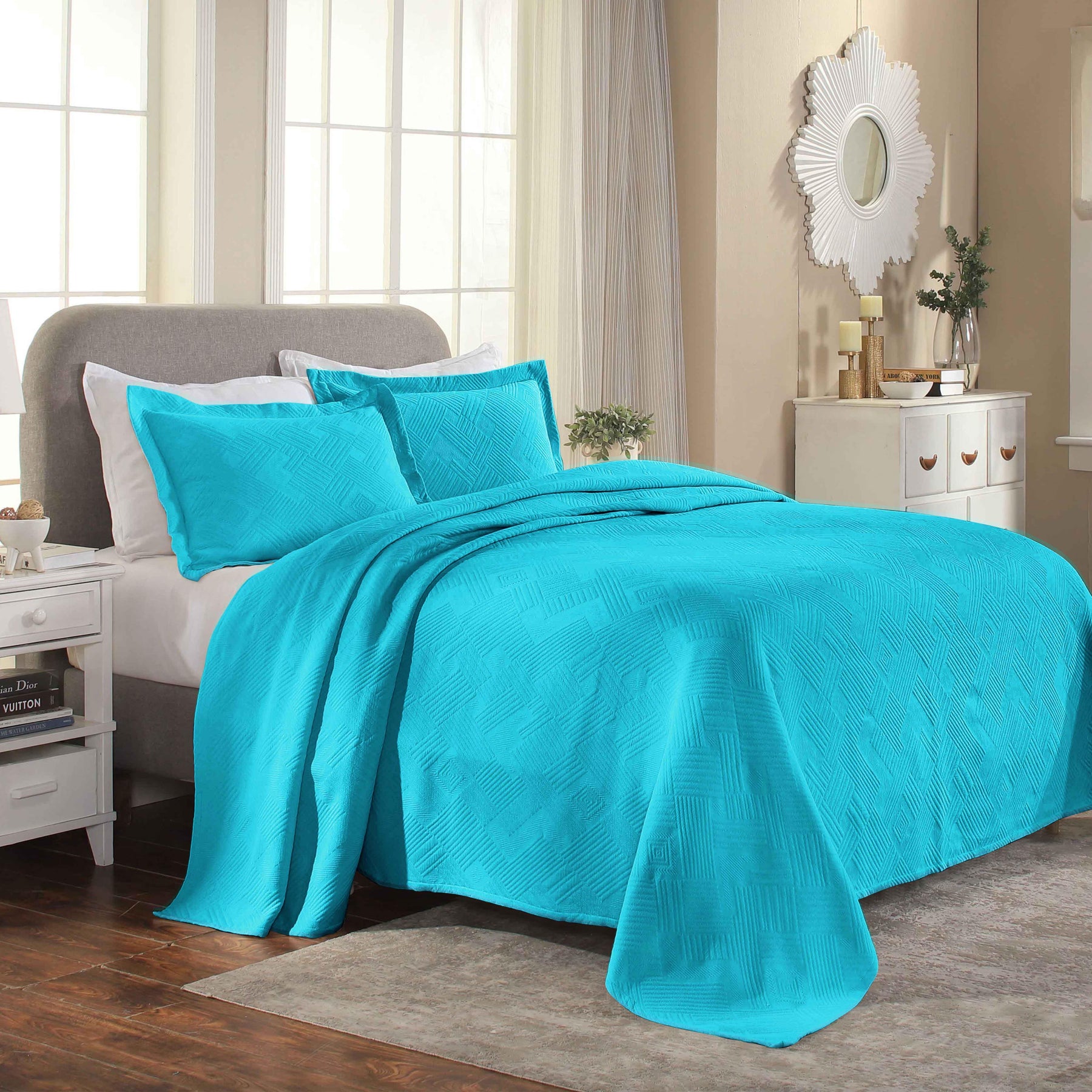 Cotton Jacquard Matelassé Scalloped Geometric Fret Bedspread Set