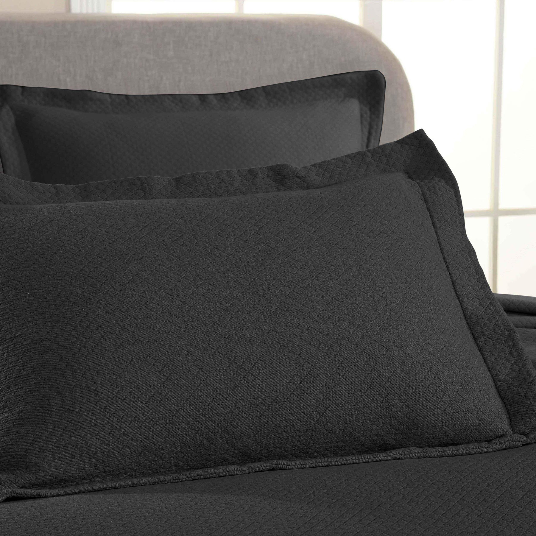 Solitaire Jacquard Matelassé Cotton Diamond Solitaire Bedspread Set