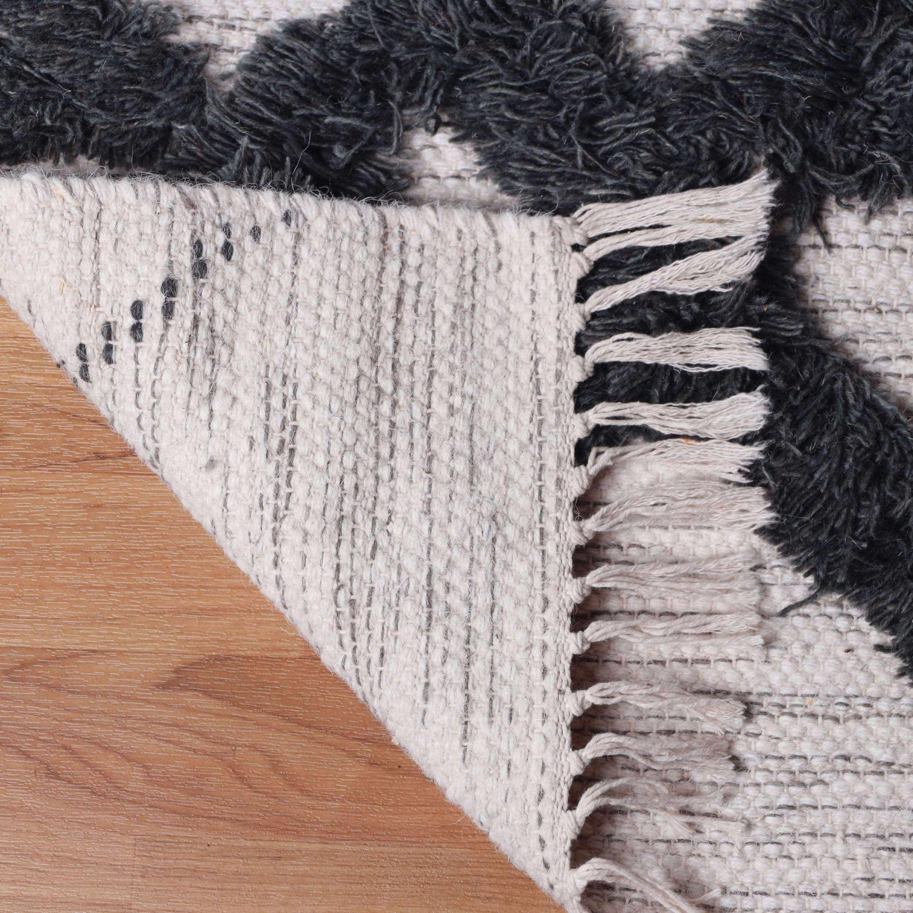 Wakana Southwestern Wool Abstract Line Geometric Fringe Area Rug