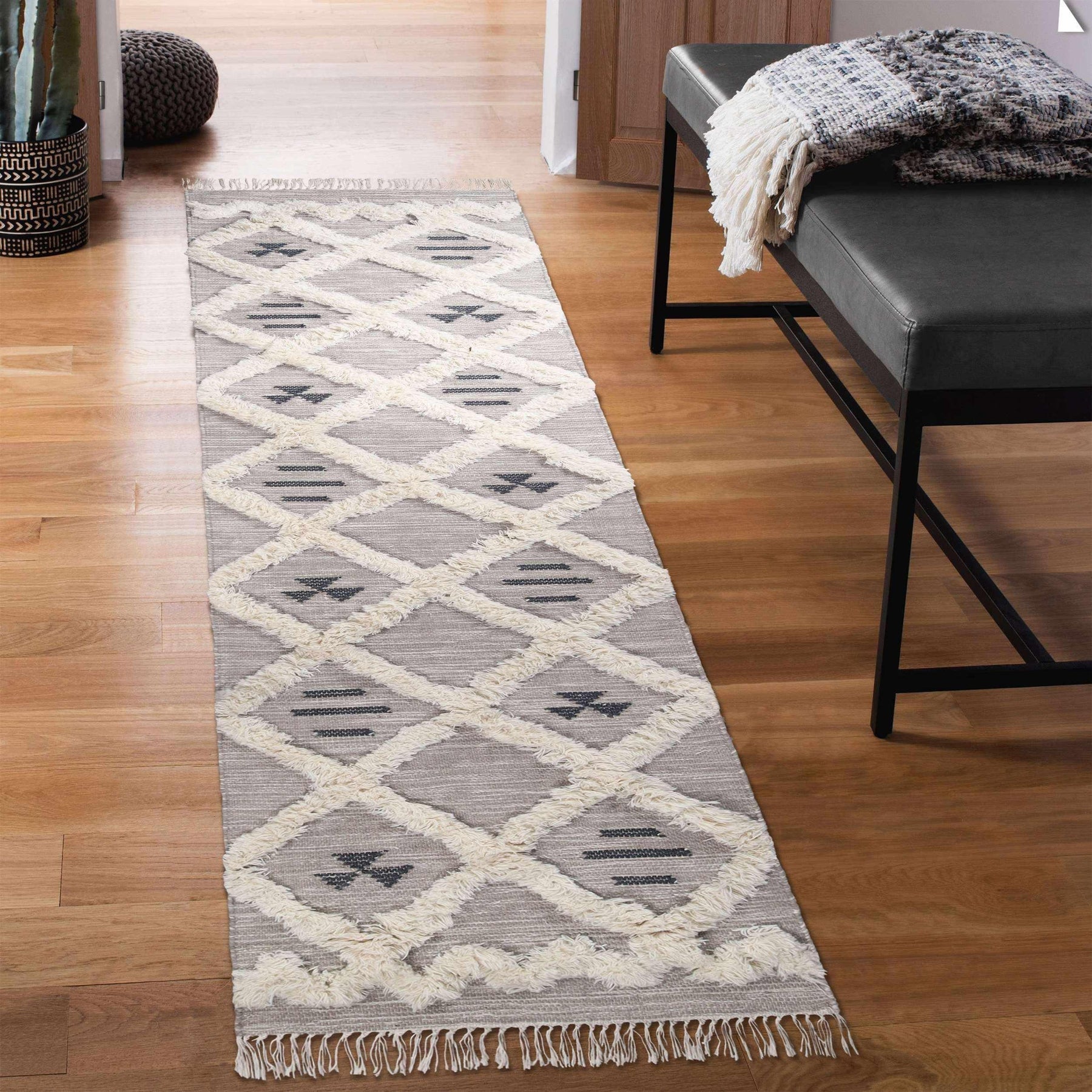 Southwestern Wool Lattice Pattern Fringe Indoor Area or Runner Rug