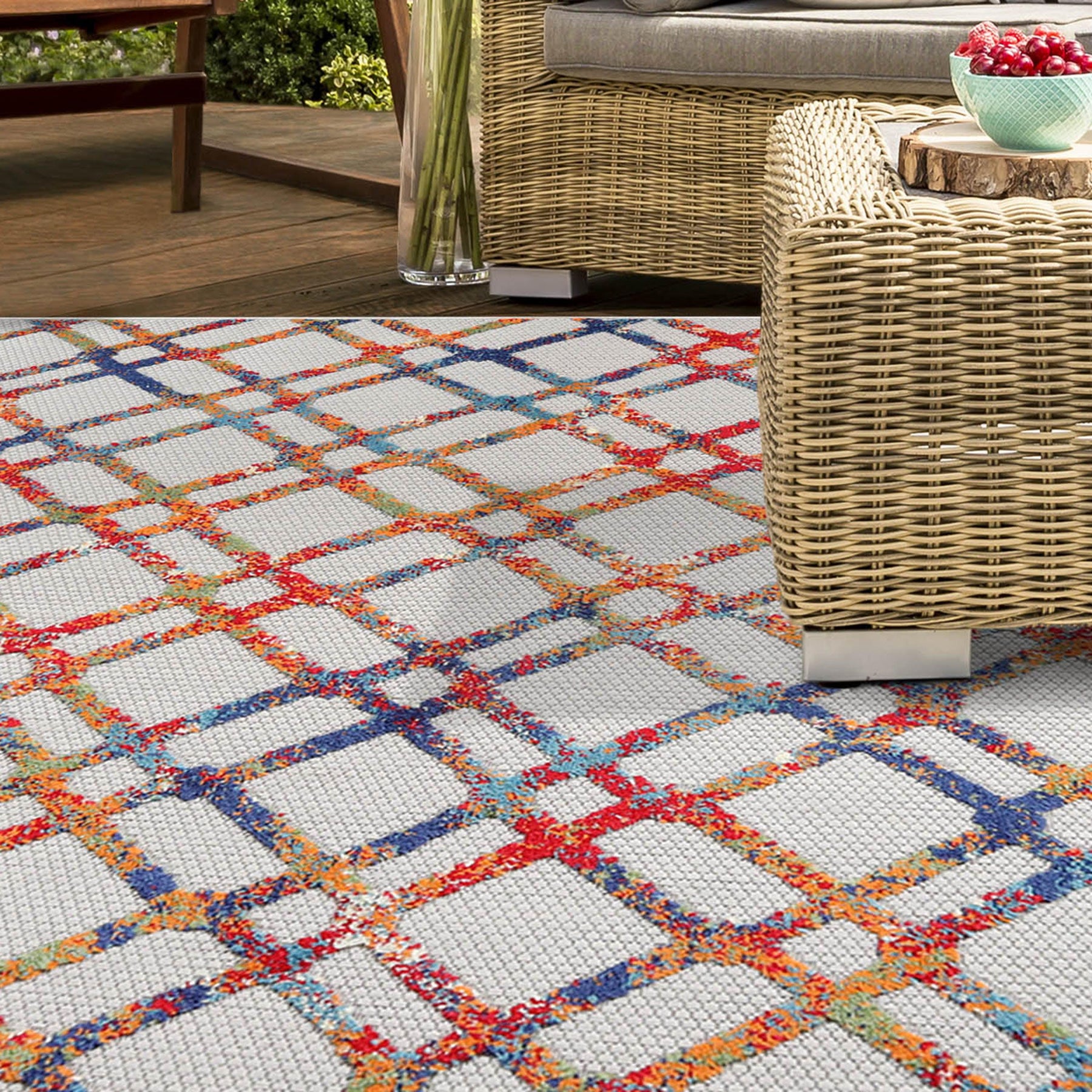 Paxson Geometric Diamond Lattice Indoor Outdoor Area Rug