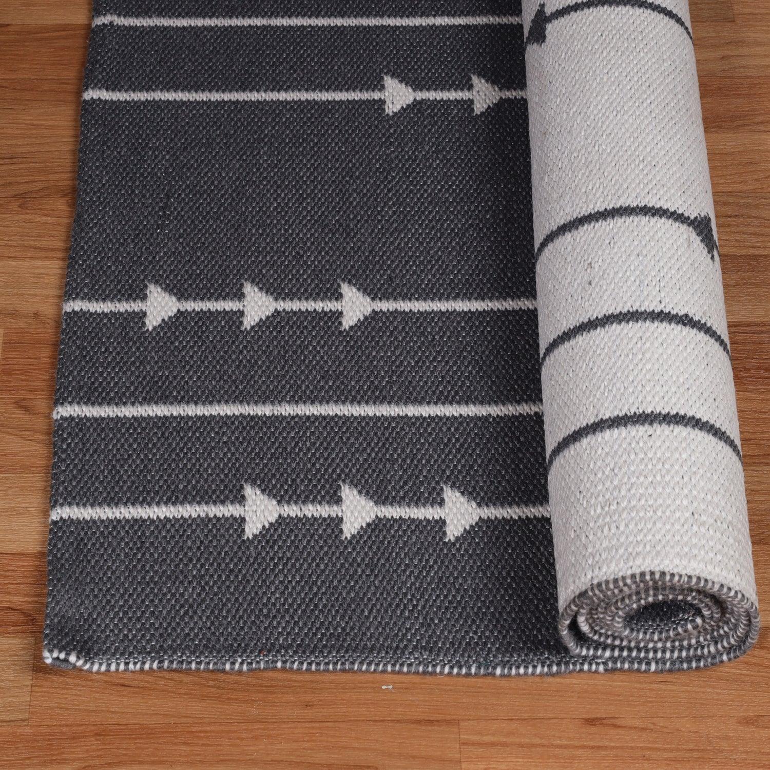 Bohemian Arrow Line Pattern Indoor Outdoor Area Rug
