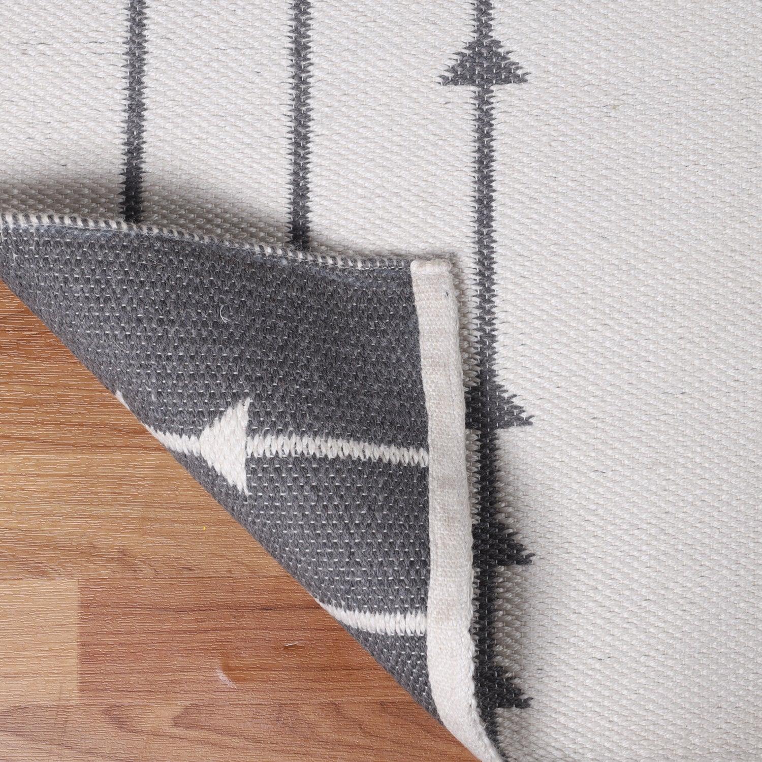 Bohemian Arrow Line Pattern Indoor Outdoor Area Rug