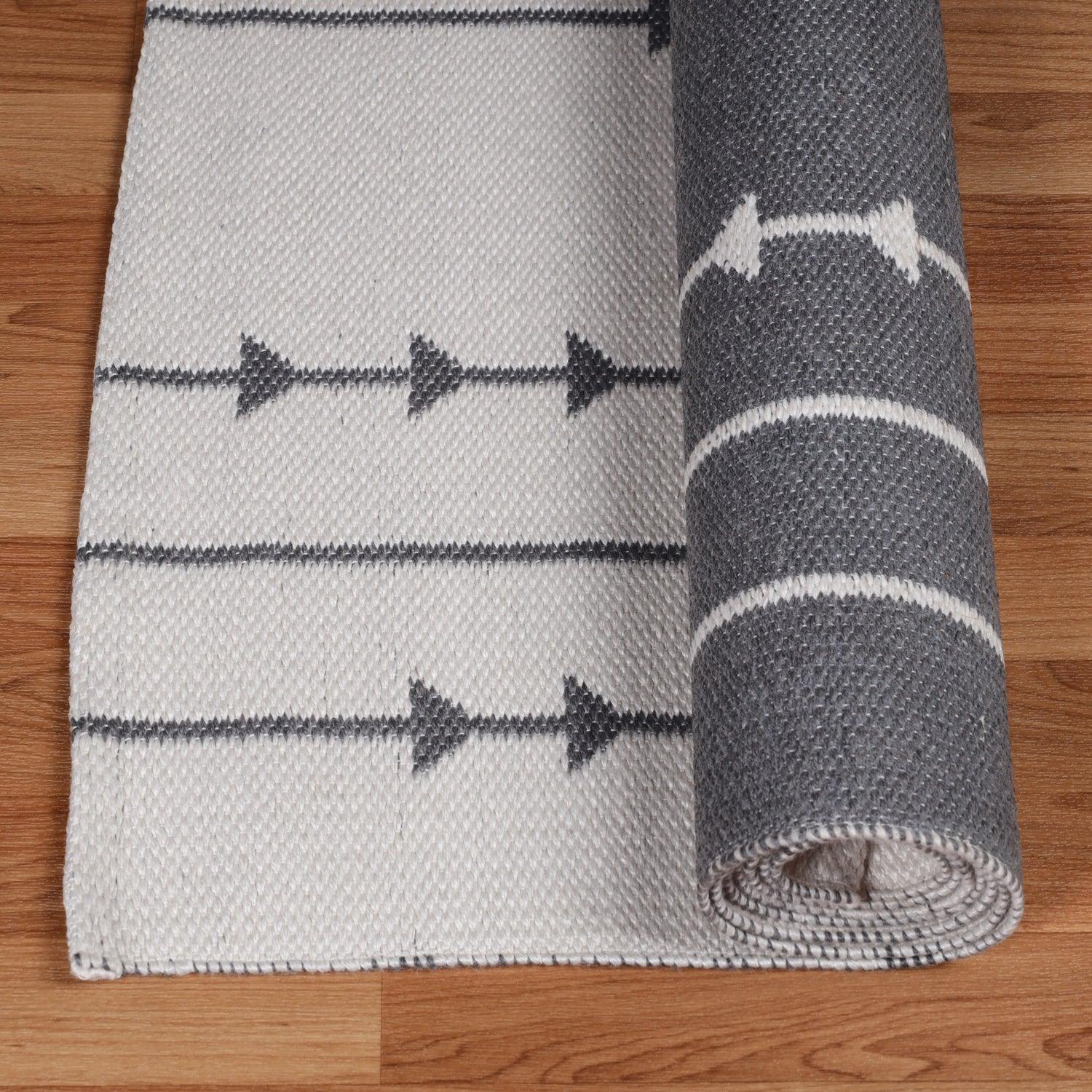 Bohemian Arrow Line Pattern Indoor Outdoor Area Rug