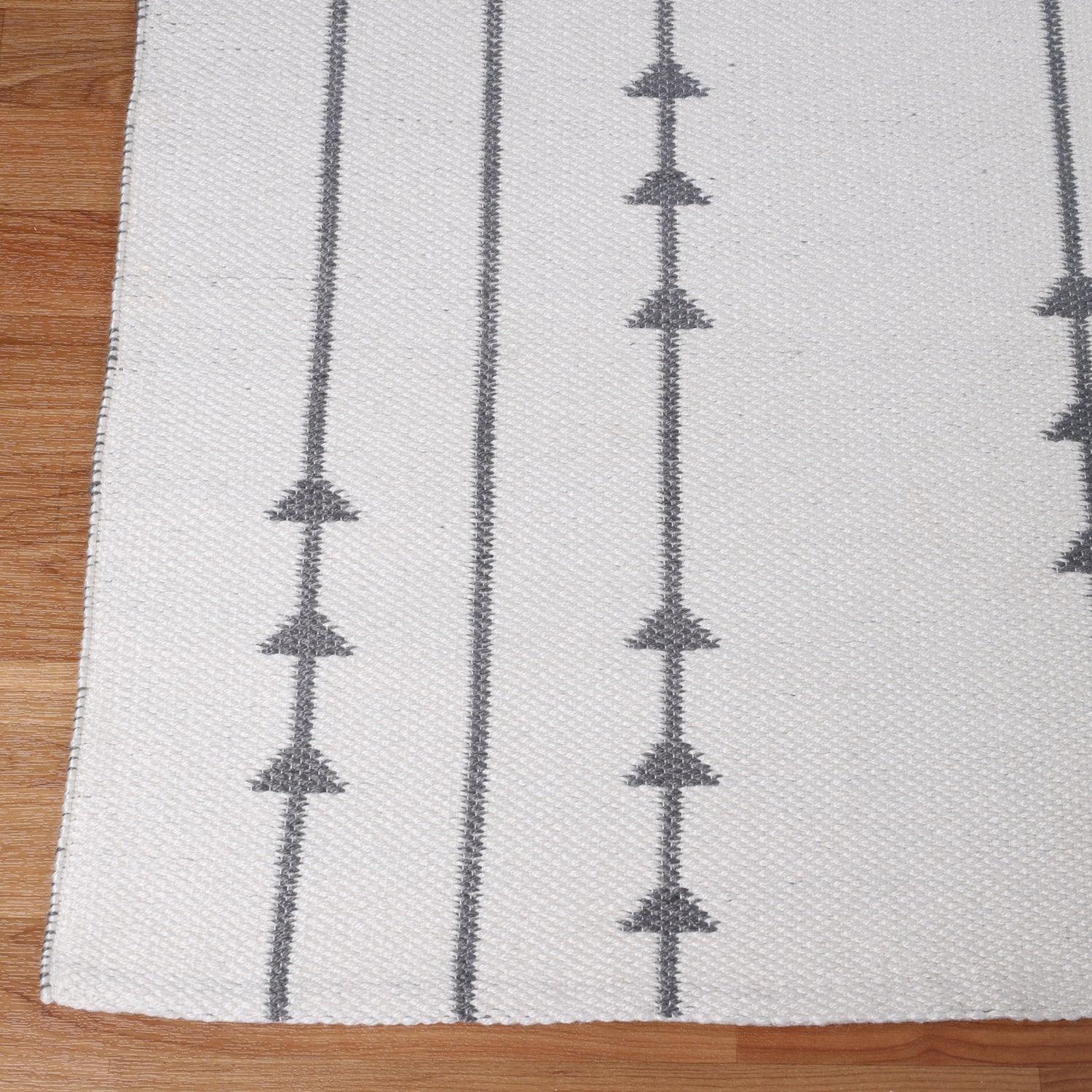 Bohemian Arrow Line Pattern Indoor Outdoor Area Rug