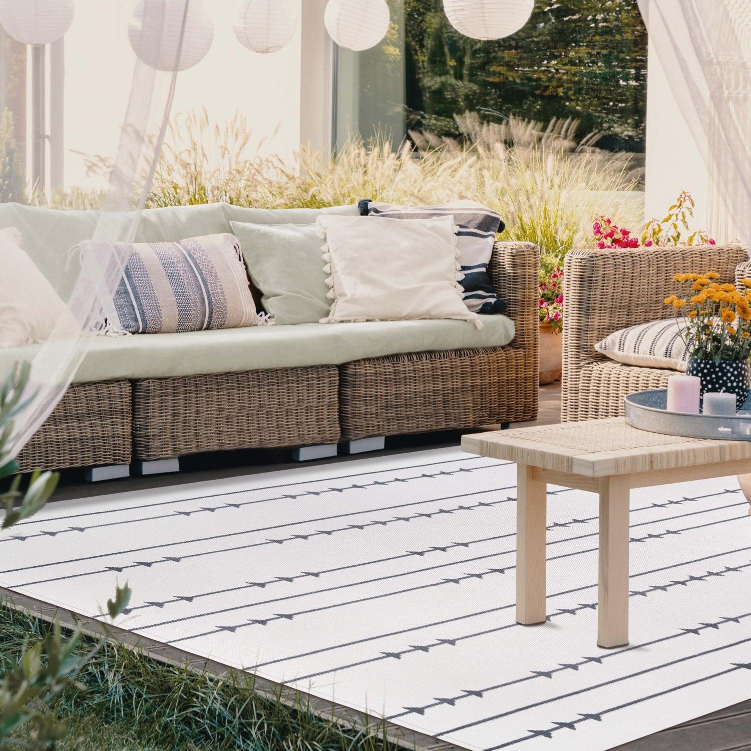 Bohemian Arrow Line Pattern Indoor Outdoor Area Rug