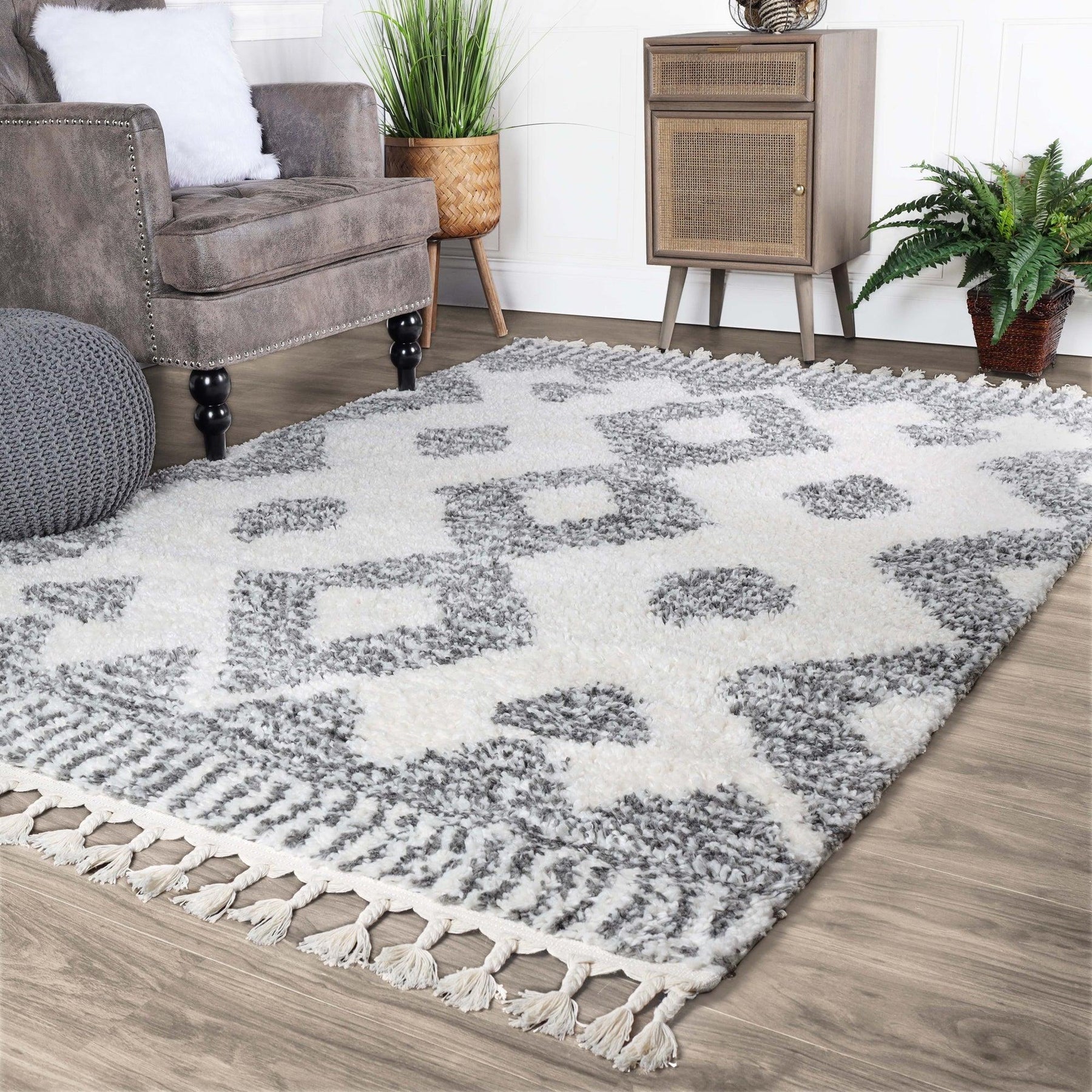 Bohemian Geometric Indoor Plush Shag Area Rug with Tassels