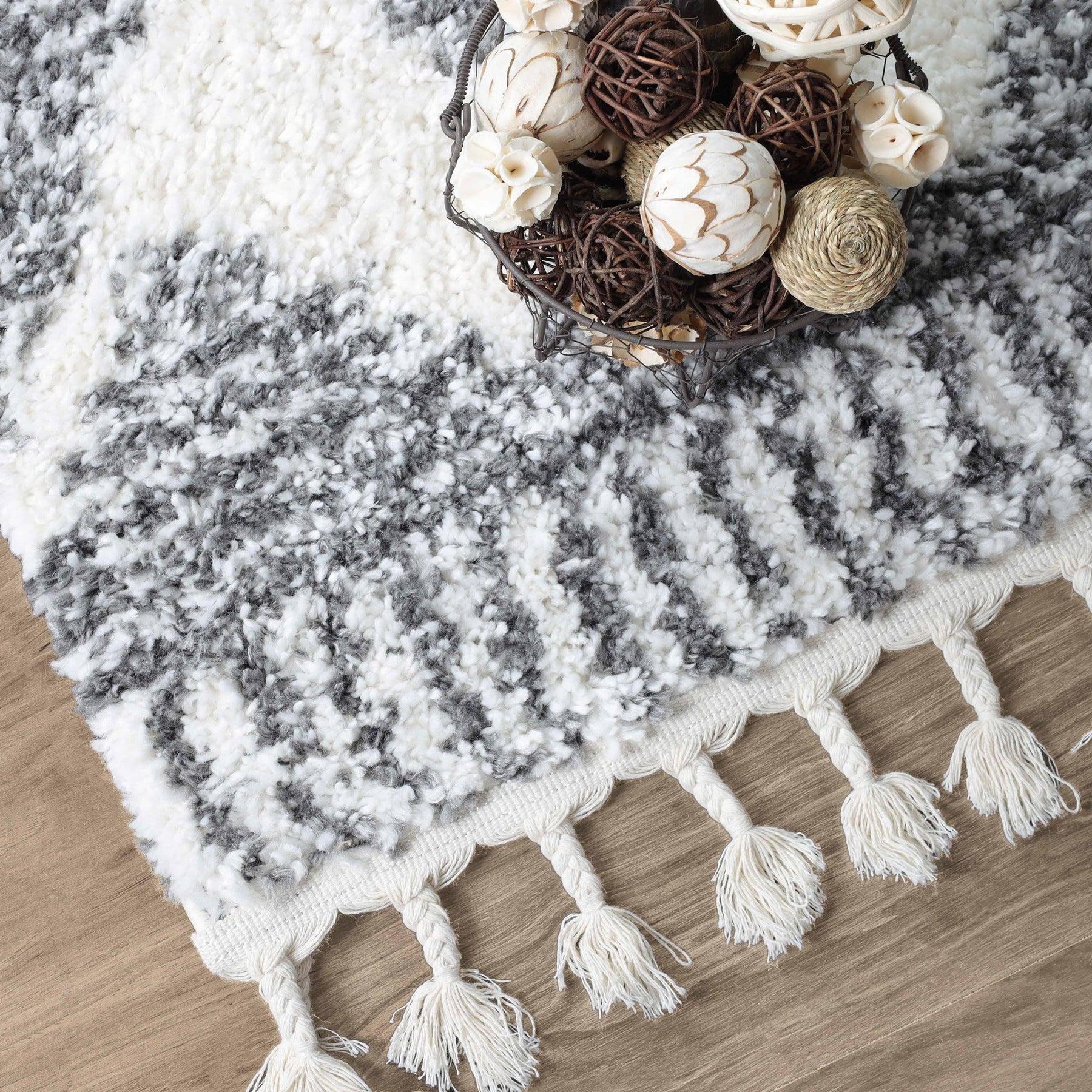 Bohemian Geometric Indoor Plush Shag Area Rug with Tassels