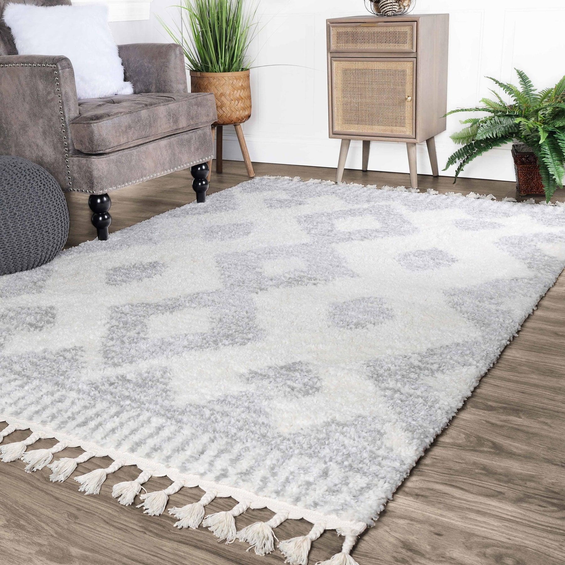 Bohemian Geometric Indoor Plush Shag Area Rug with Tassels