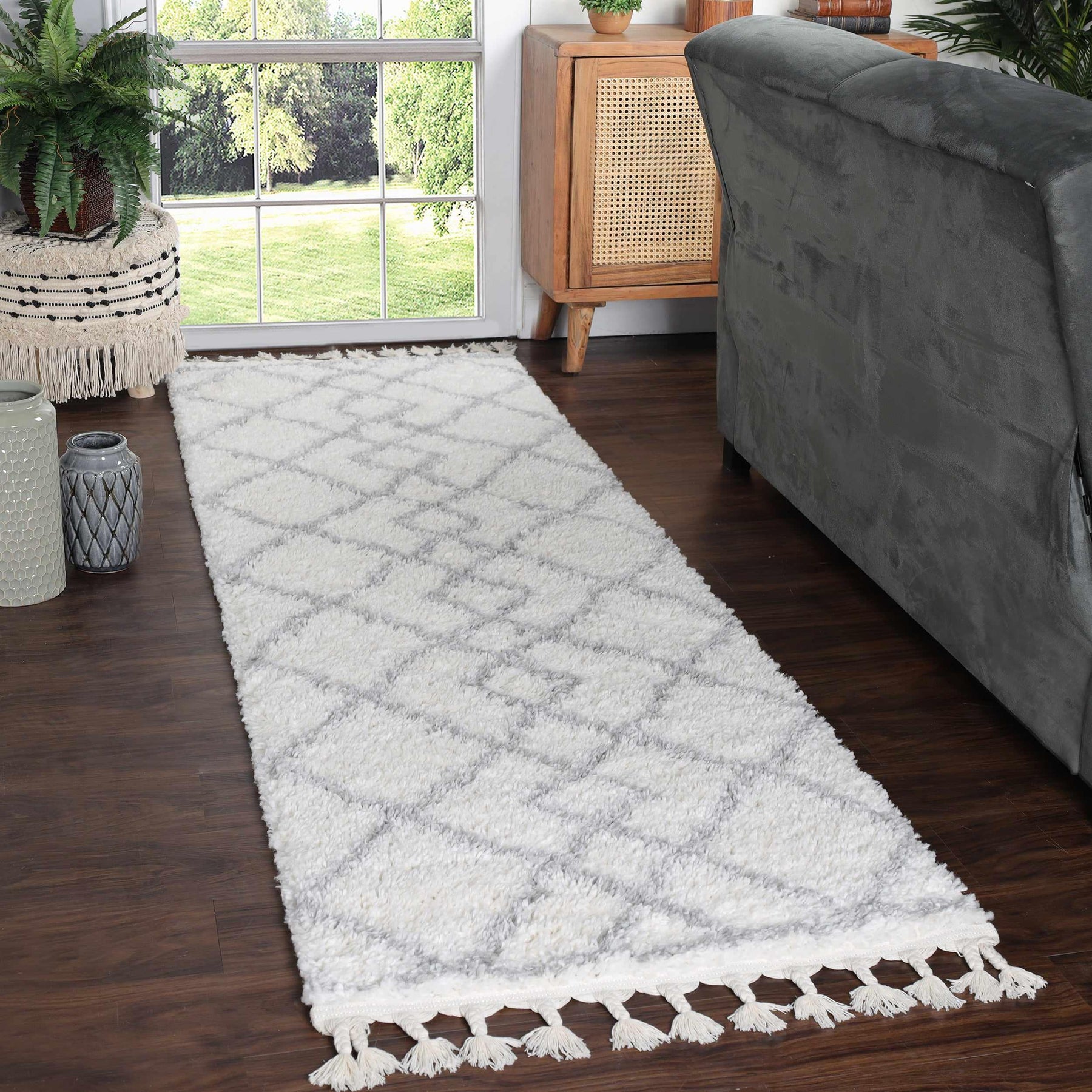 Boho Geometric Diamonds Indoor Plush Shag Area Rug with Tassels