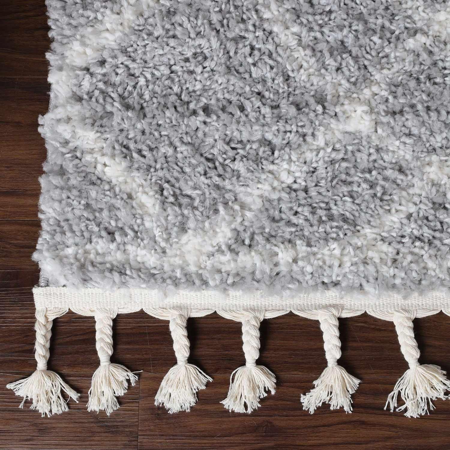 Boho Geometric Diamonds Indoor Plush Shag Area Rug with Tassels