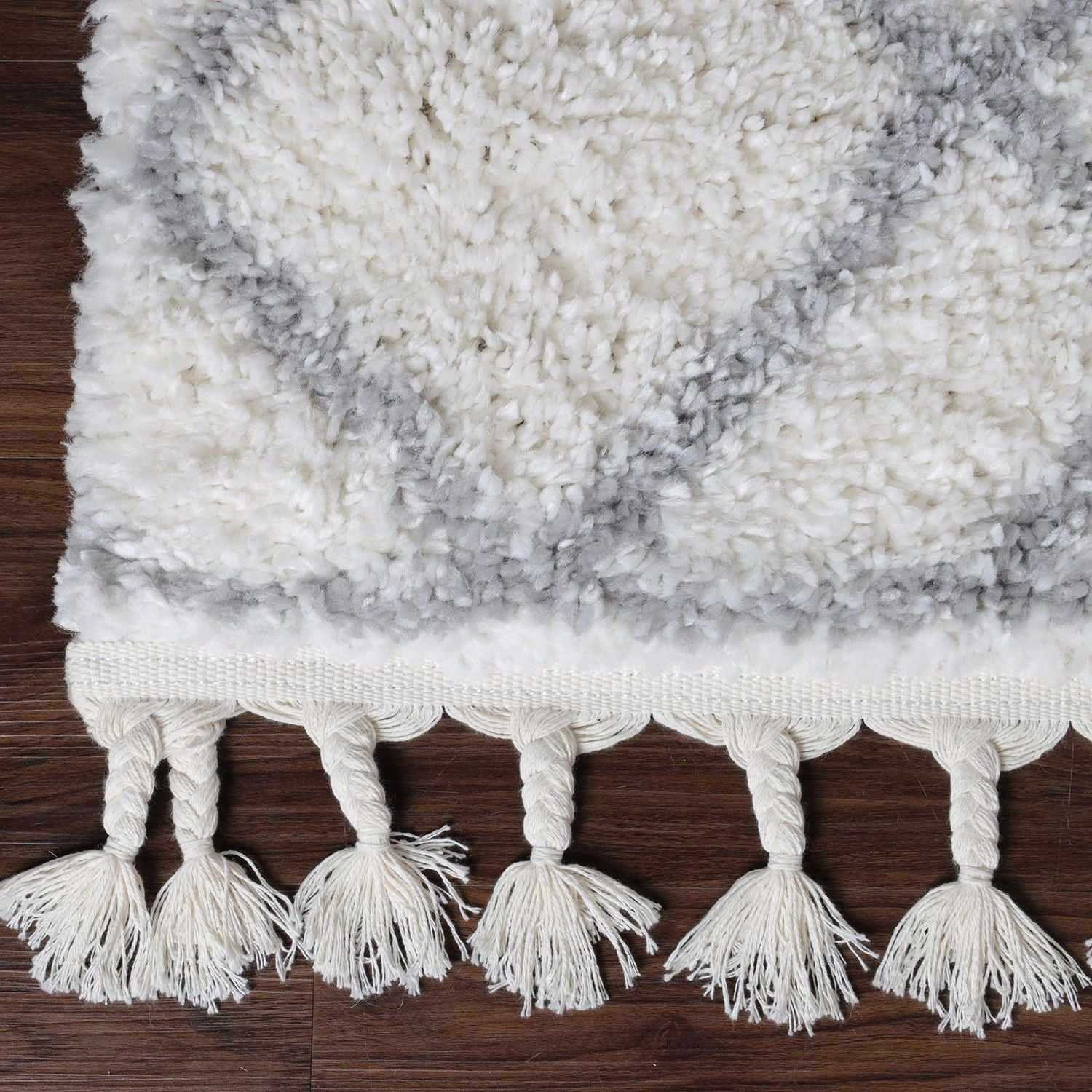 Boho Geometric Diamonds Indoor Plush Shag Area Rug with Tassels