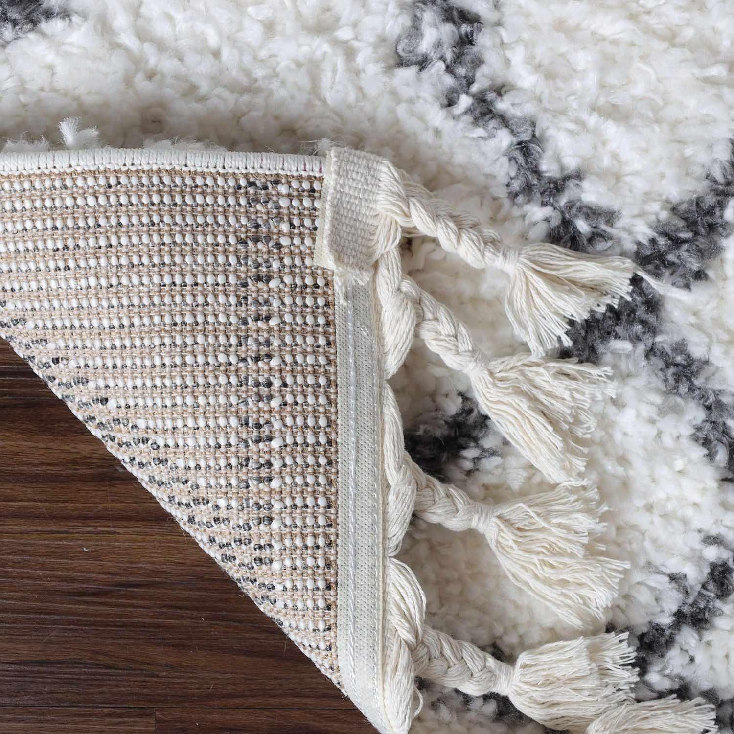 Boho Geometric Diamonds Indoor Plush Shag Area Rug with Tassels