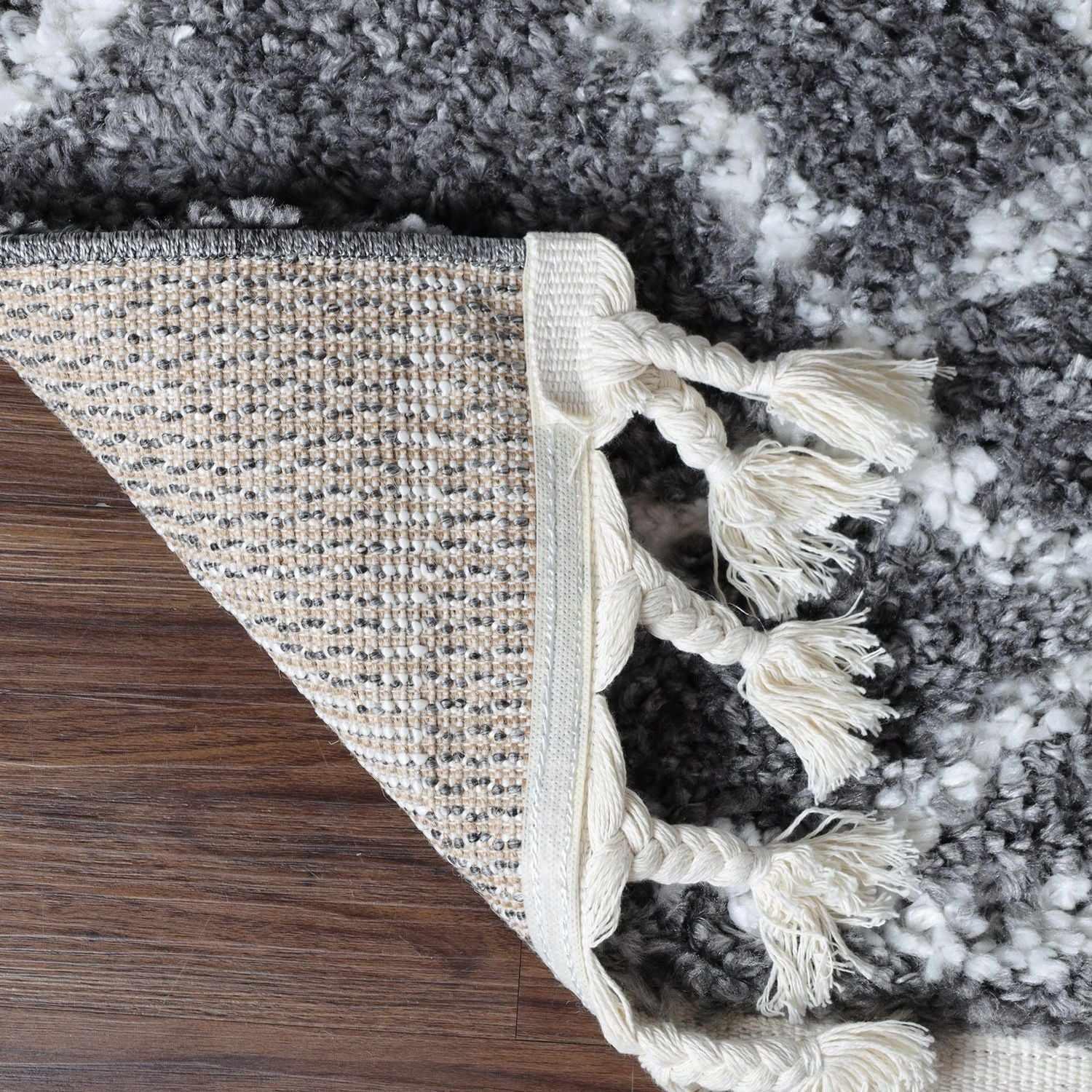 Boho Geometric Diamonds Indoor Plush Shag Area Rug with Tassels