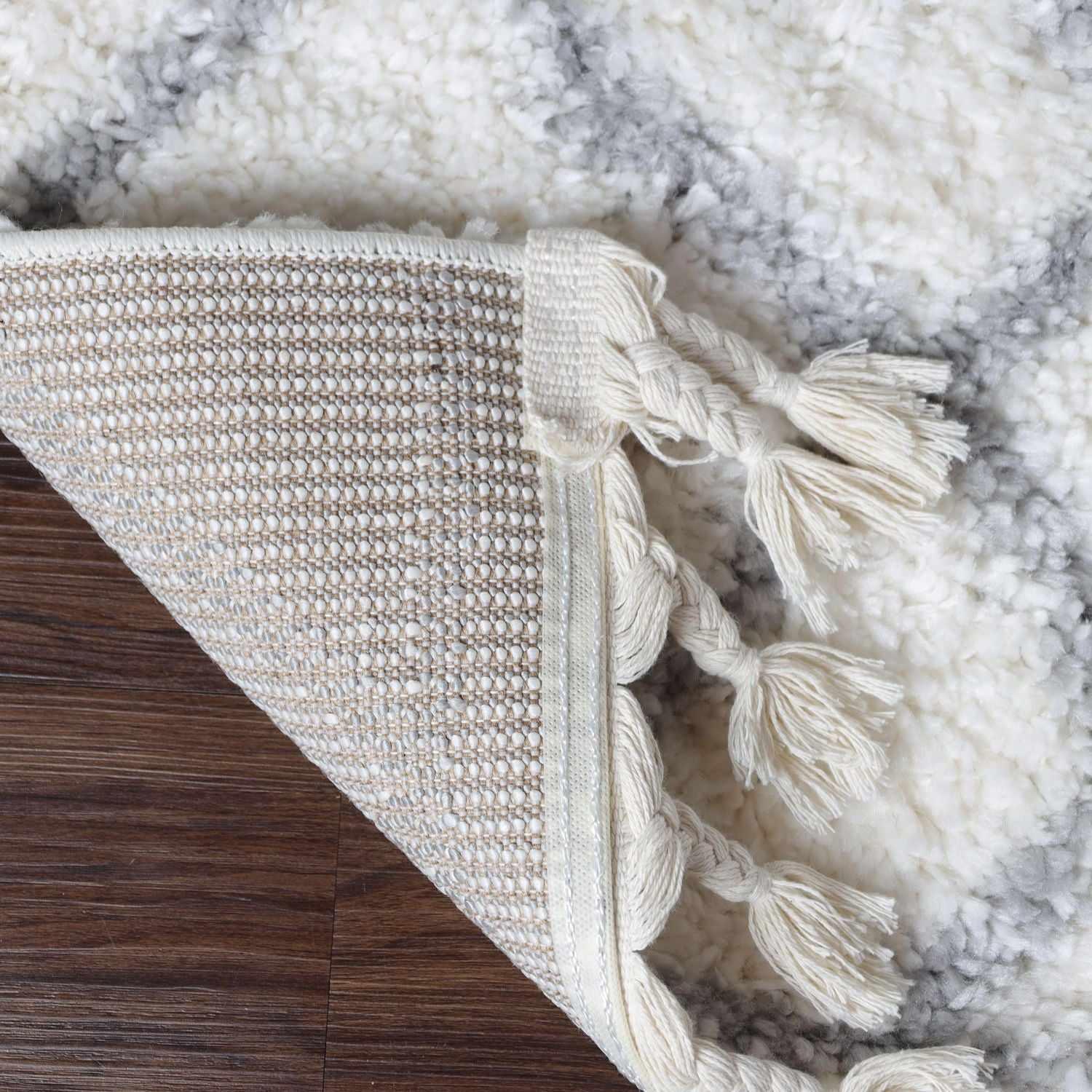 Boho Geometric Diamonds Indoor Plush Shag Area Rug with Tassels