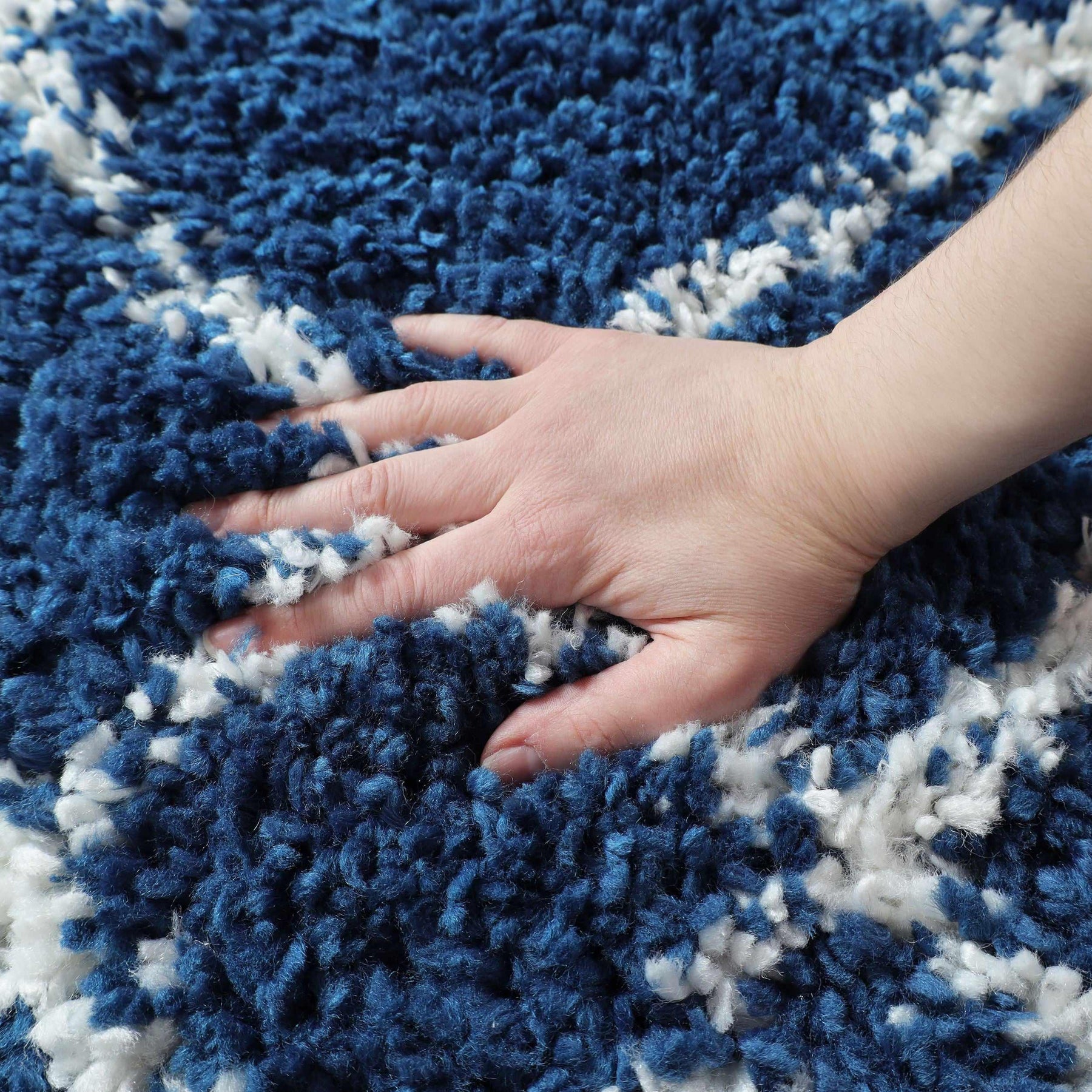 Boho Geometric Diamonds Indoor Plush Shag Area Rug with Tassels