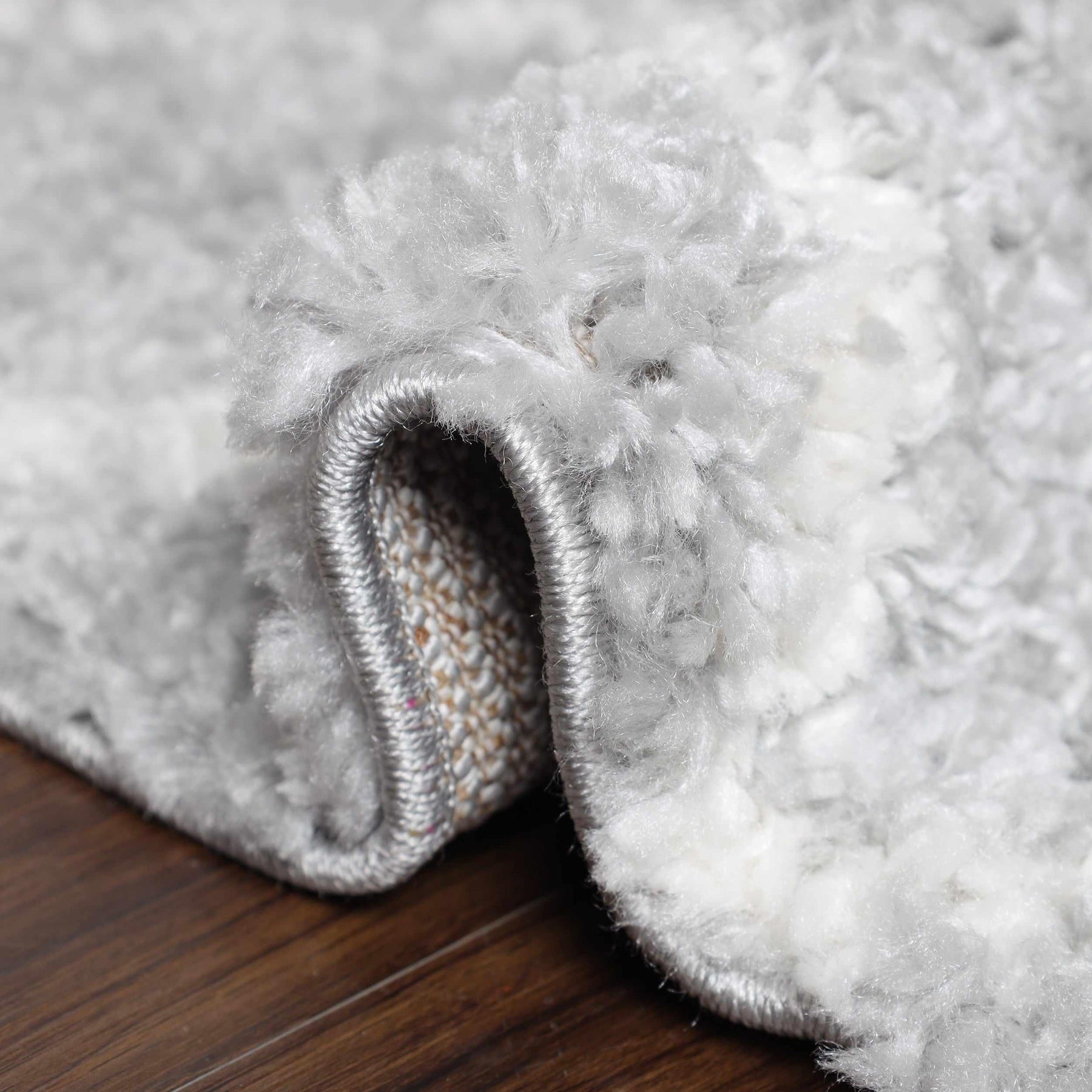 Boho Geometric Diamonds Indoor Plush Shag Area Rug with Tassels