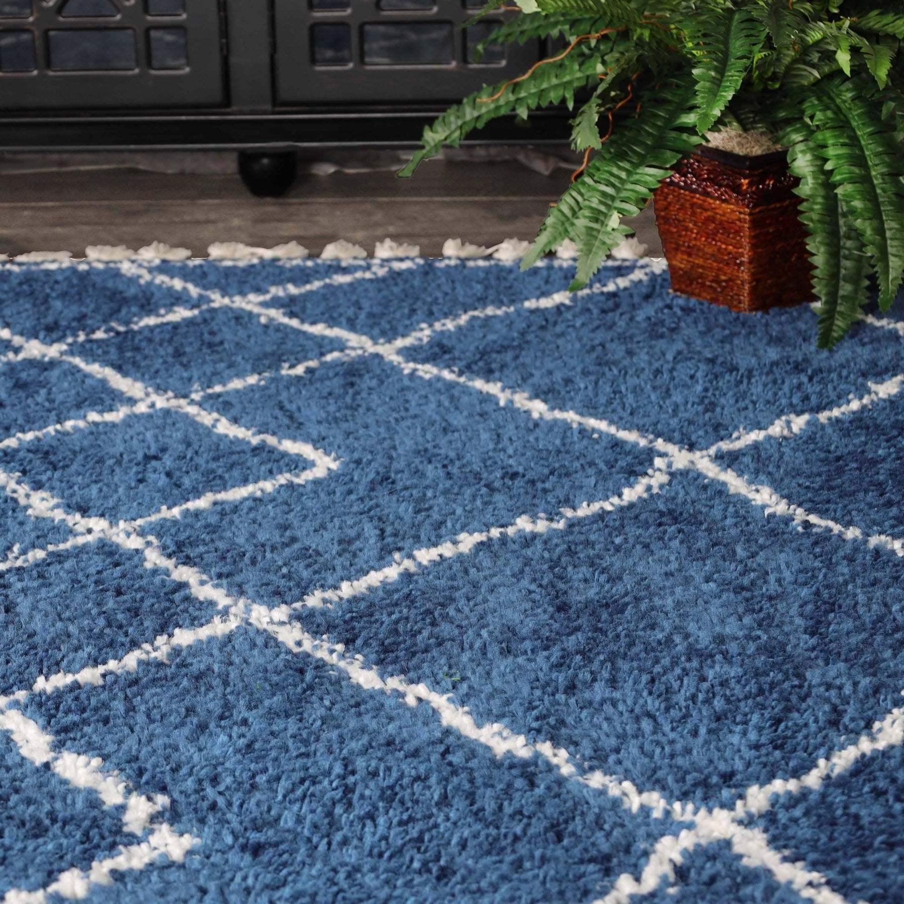 Boho Geometric Diamonds Indoor Plush Shag Area Rug with Tassels