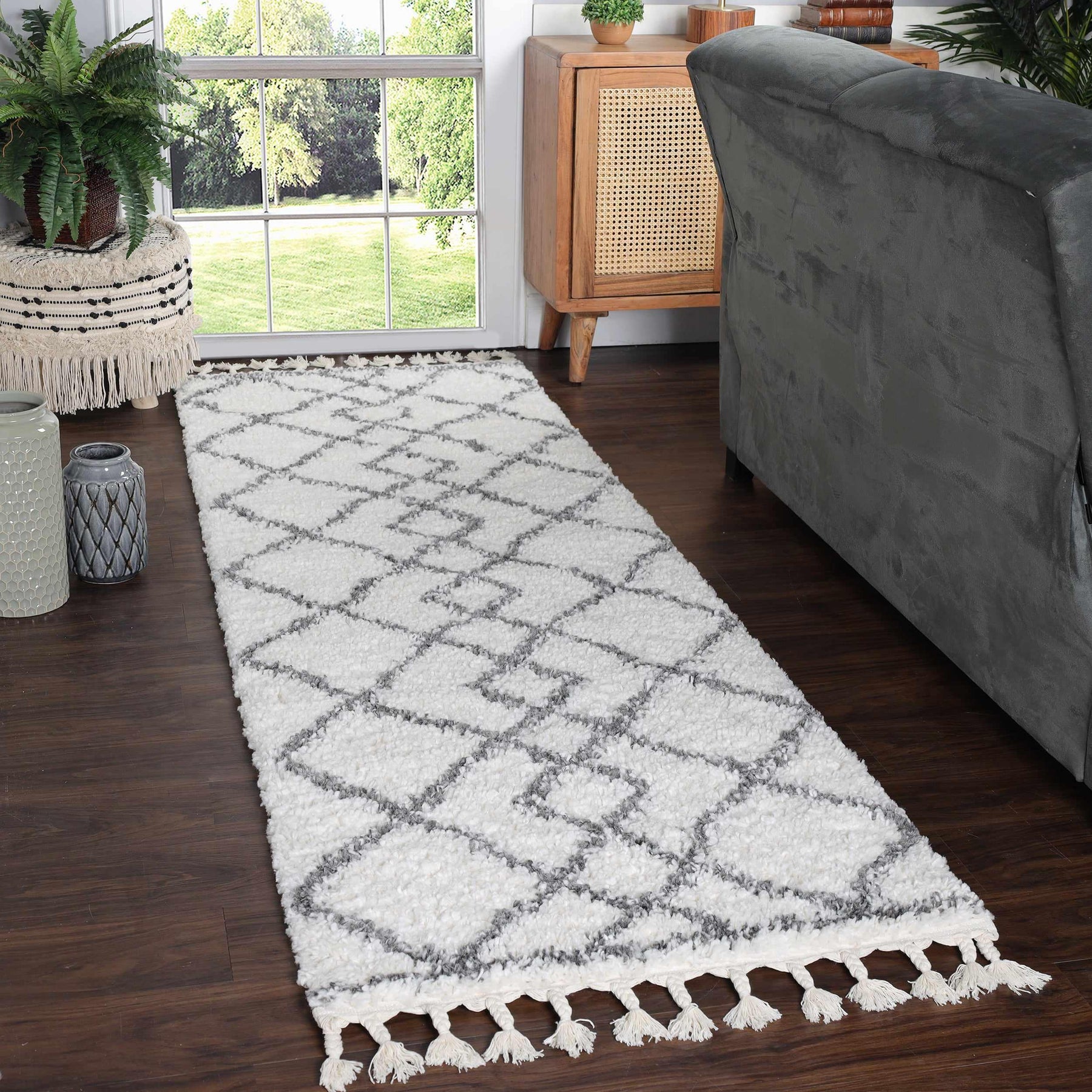 Boho Geometric Diamonds Indoor Plush Shag Area Rug with Tassels