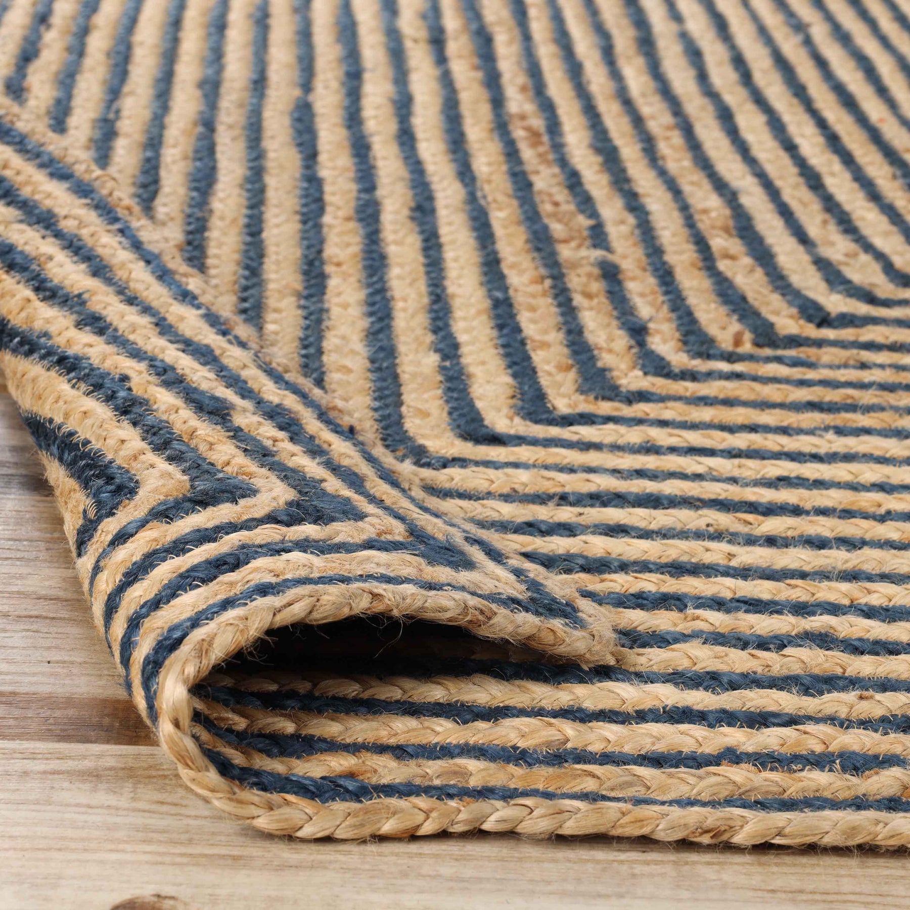 Braided Jute Reversible Round Indoor Outdoor Area Rug