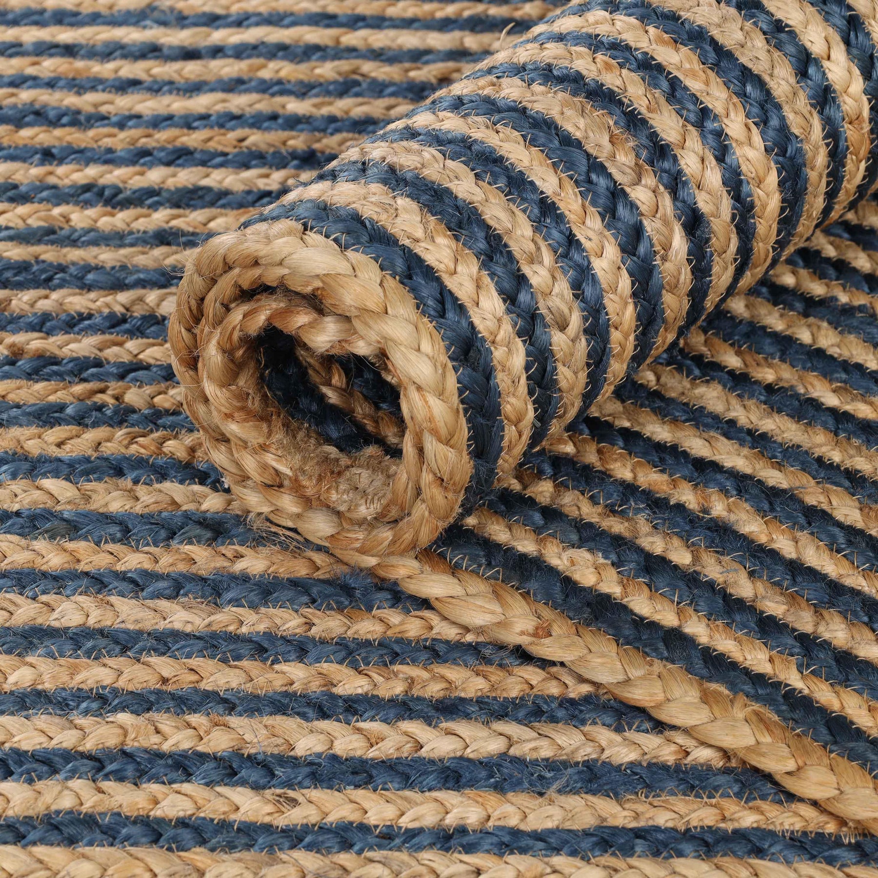 Braided Jute Reversible Round Indoor Outdoor Area Rug