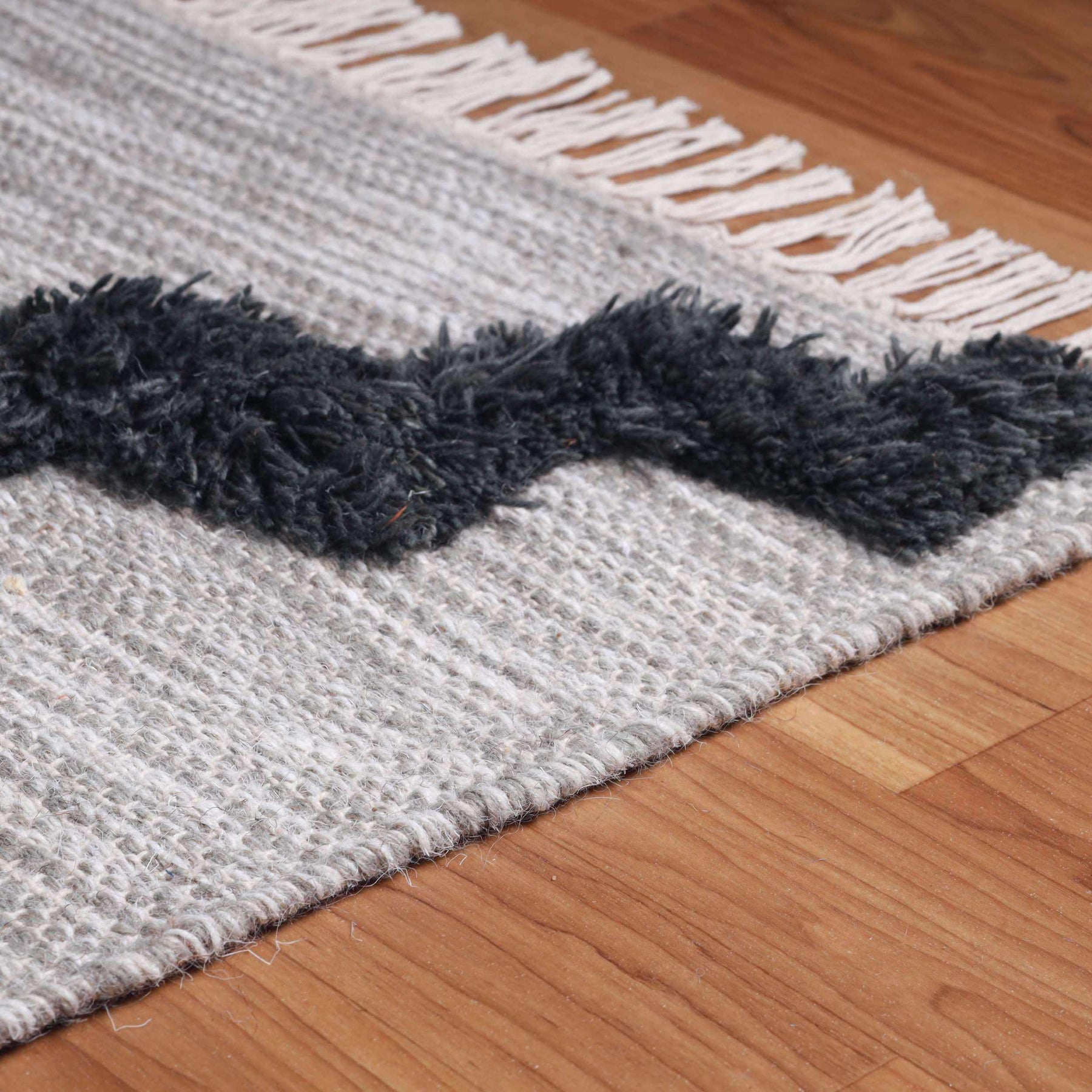 Casual Wool Lattice Fringe Indoor Area or Runner Rug