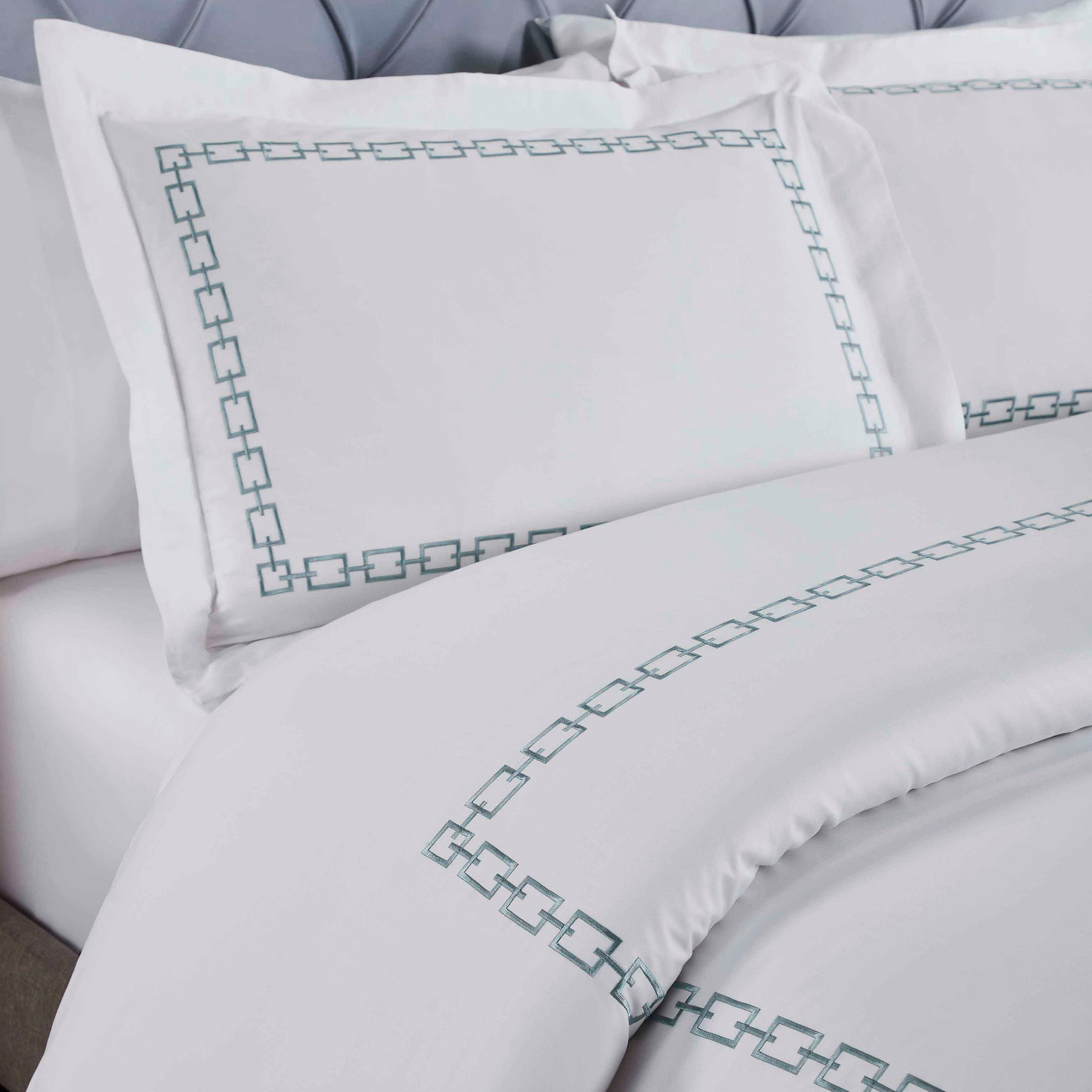 Chain Links Cotton Embroidered 3 Piece Duvet Cover Set