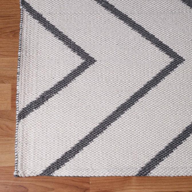 Contemporary Chevron Zig-Zag Indoor Outdoor Area Rug