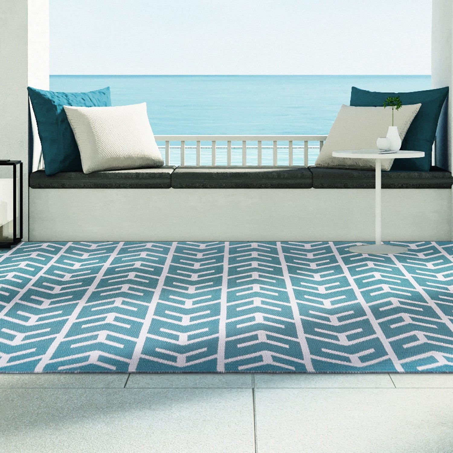 Contemporary Geometric Arrow Pattern Indoor/ Outdoor Area Rug