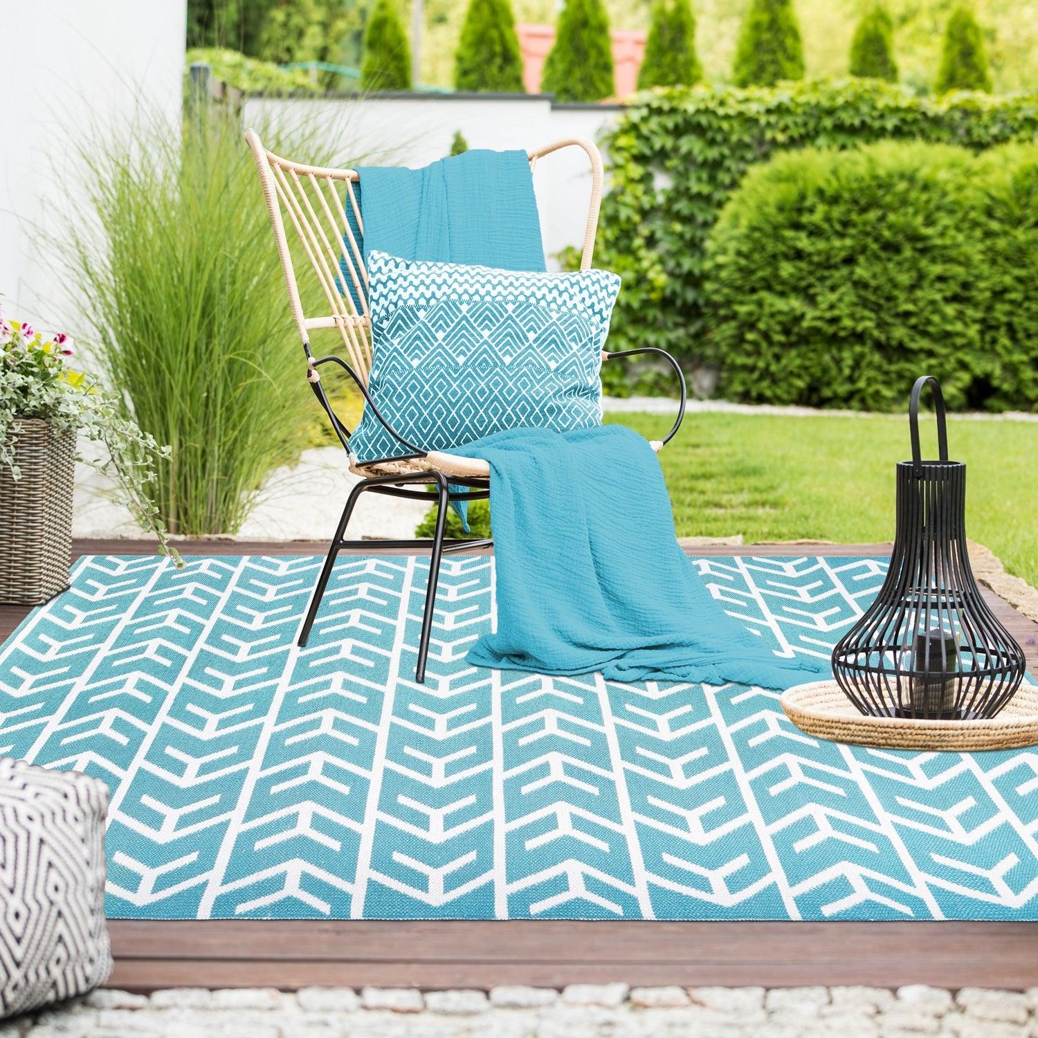 Contemporary Geometric Arrow Pattern Indoor/ Outdoor Area Rug