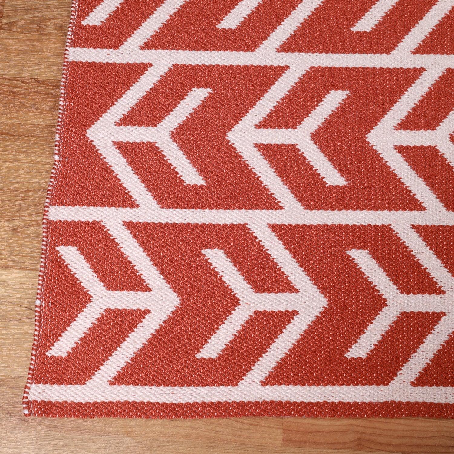 Contemporary Geometric Arrow Pattern Indoor/ Outdoor Area Rug
