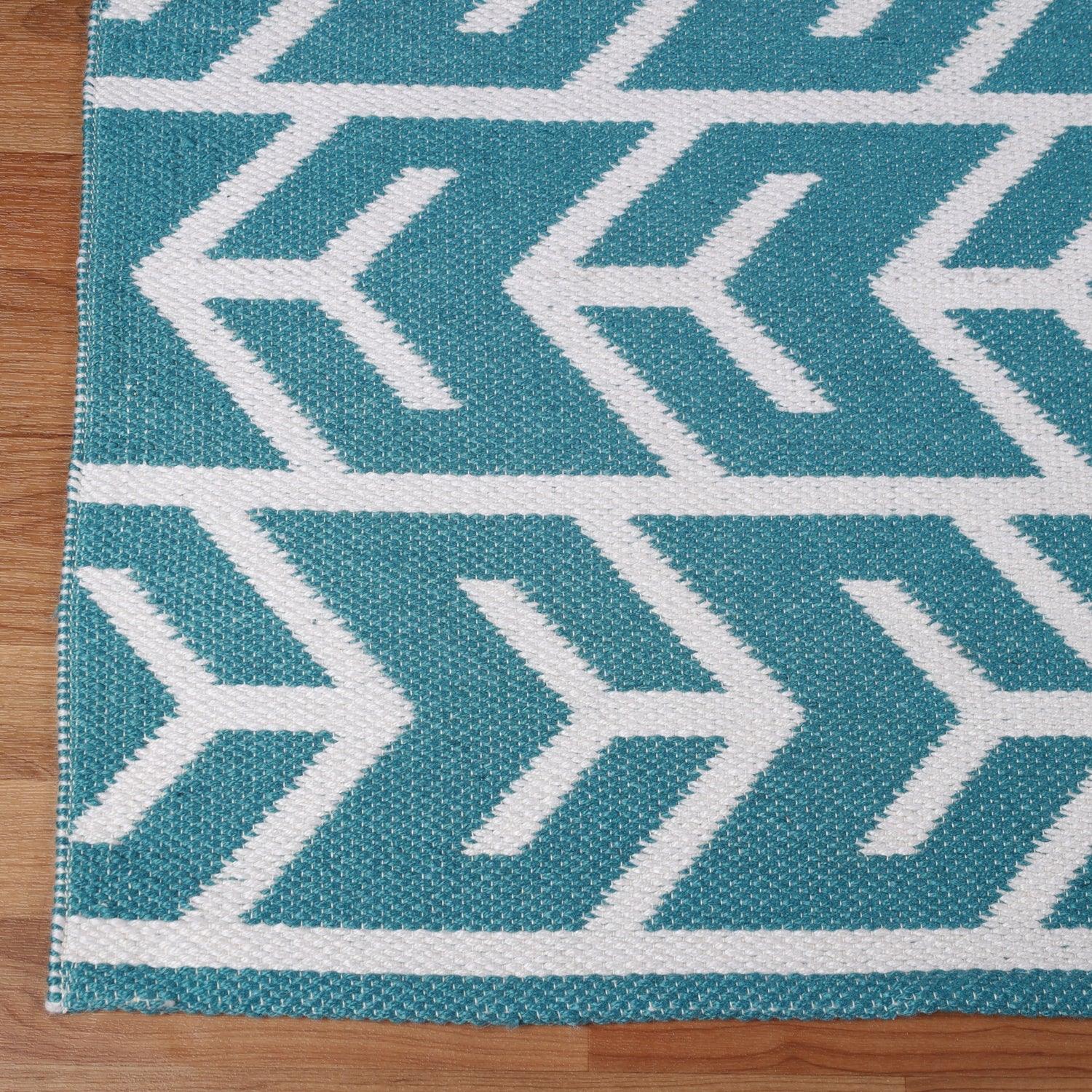 Contemporary Geometric Arrow Pattern Indoor/ Outdoor Area Rug