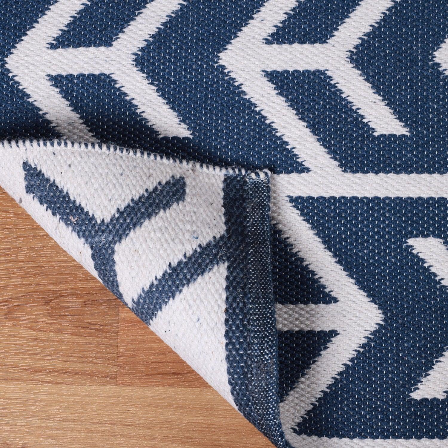 Contemporary Geometric Arrow Pattern Indoor/ Outdoor Area Rug
