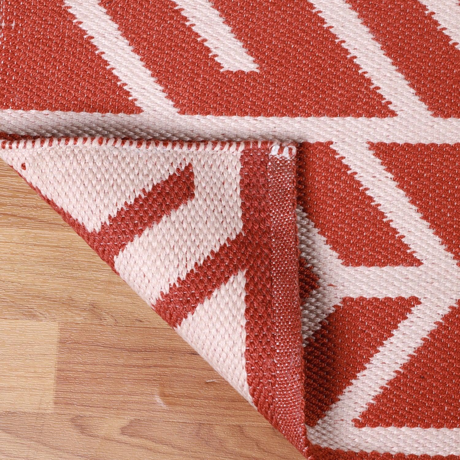 Contemporary Geometric Arrow Pattern Indoor/ Outdoor Area Rug