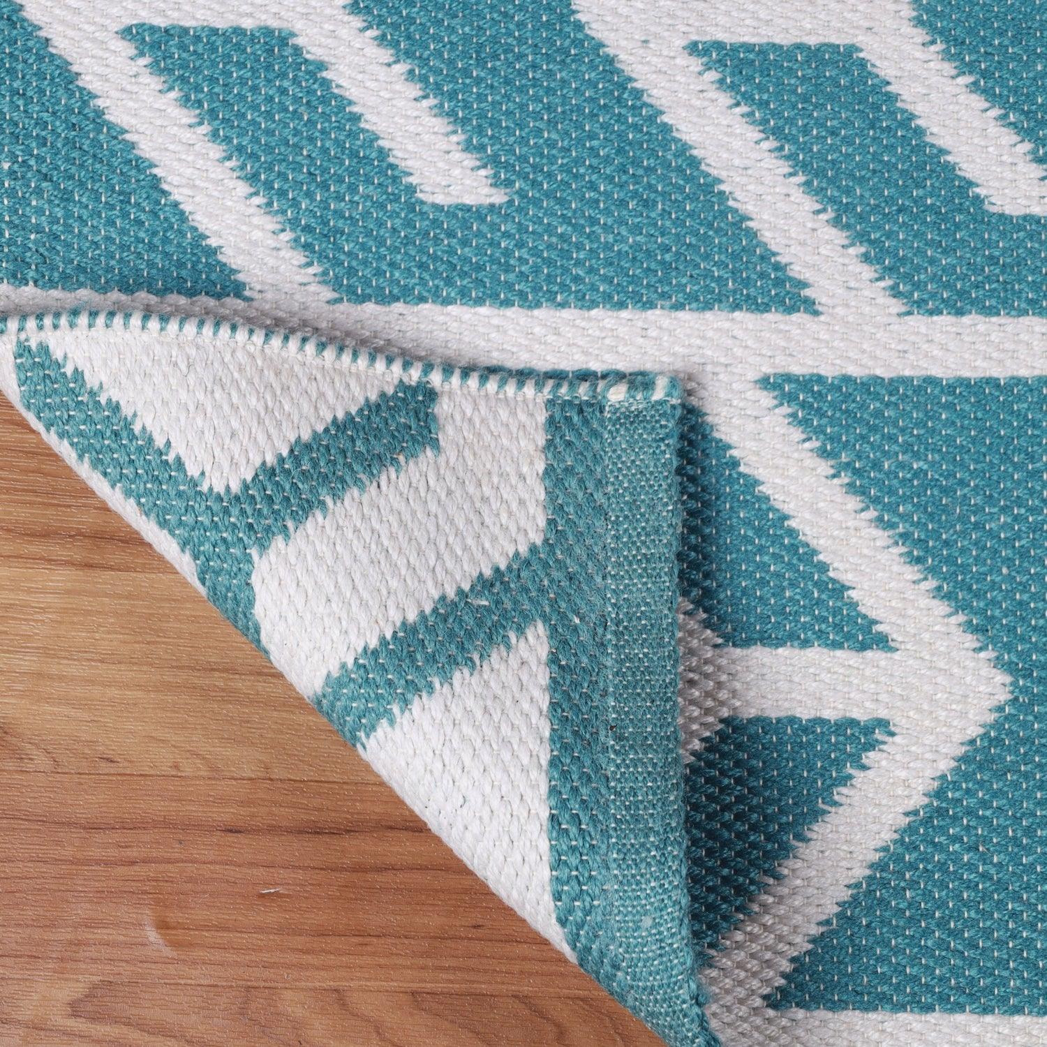 Contemporary Geometric Arrow Pattern Indoor/ Outdoor Area Rug