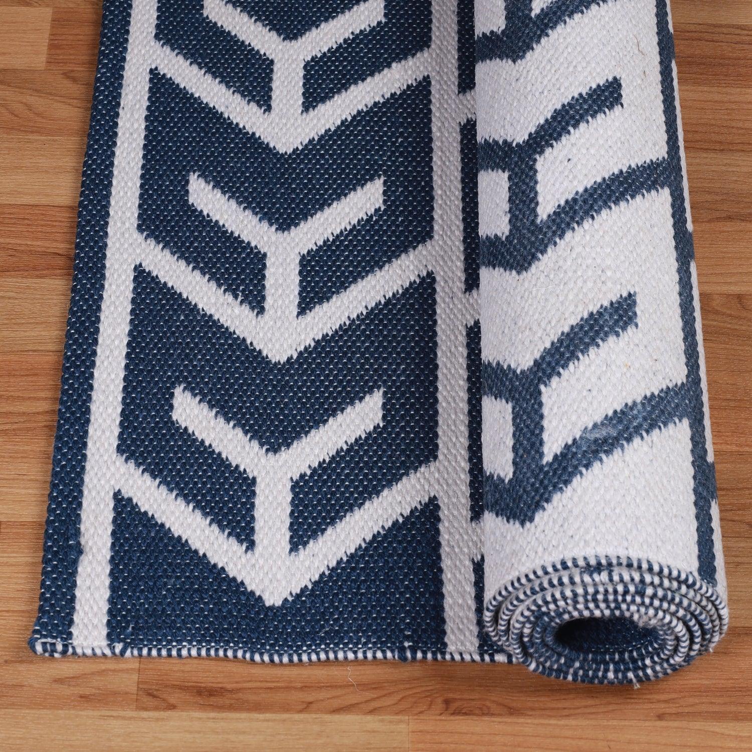 Contemporary Geometric Arrow Pattern Indoor/ Outdoor Area Rug