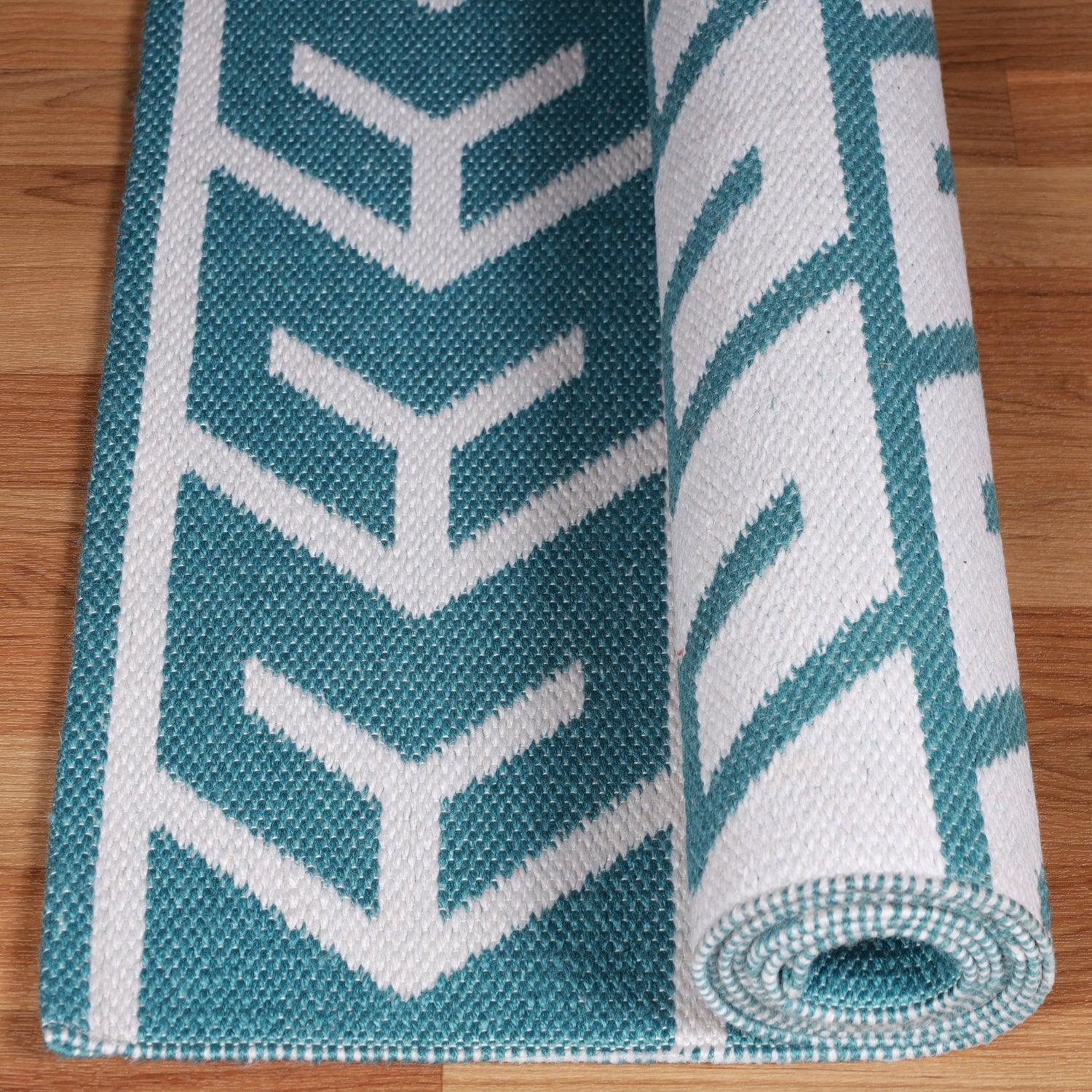 Contemporary Geometric Arrow Pattern Indoor/ Outdoor Area Rug
