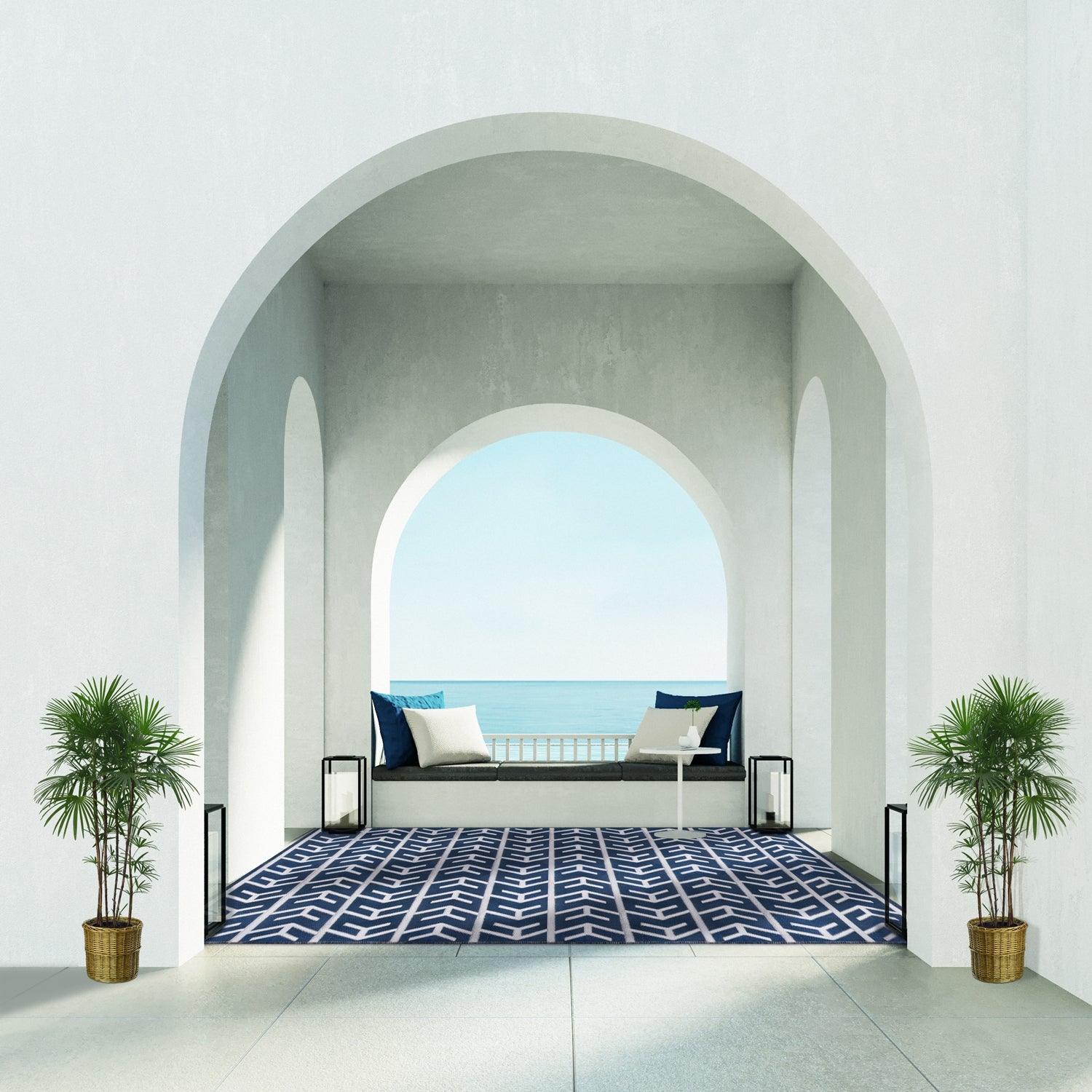 Contemporary Geometric Arrow Pattern Indoor/ Outdoor Area Rug
