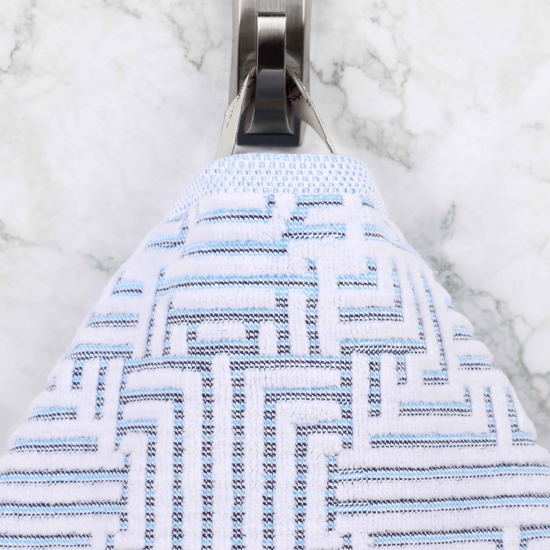 Cotton Modern Geometric Jacquard Plush Absorbent 3-Piece Towel Set