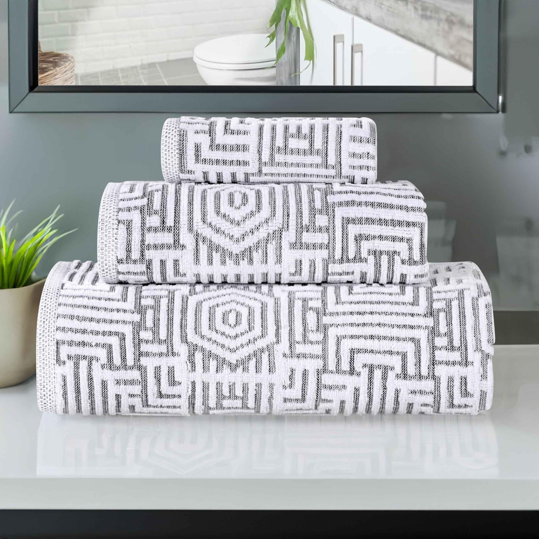 Cotton Modern Geometric Jacquard Plush Absorbent 3-Piece Towel Set