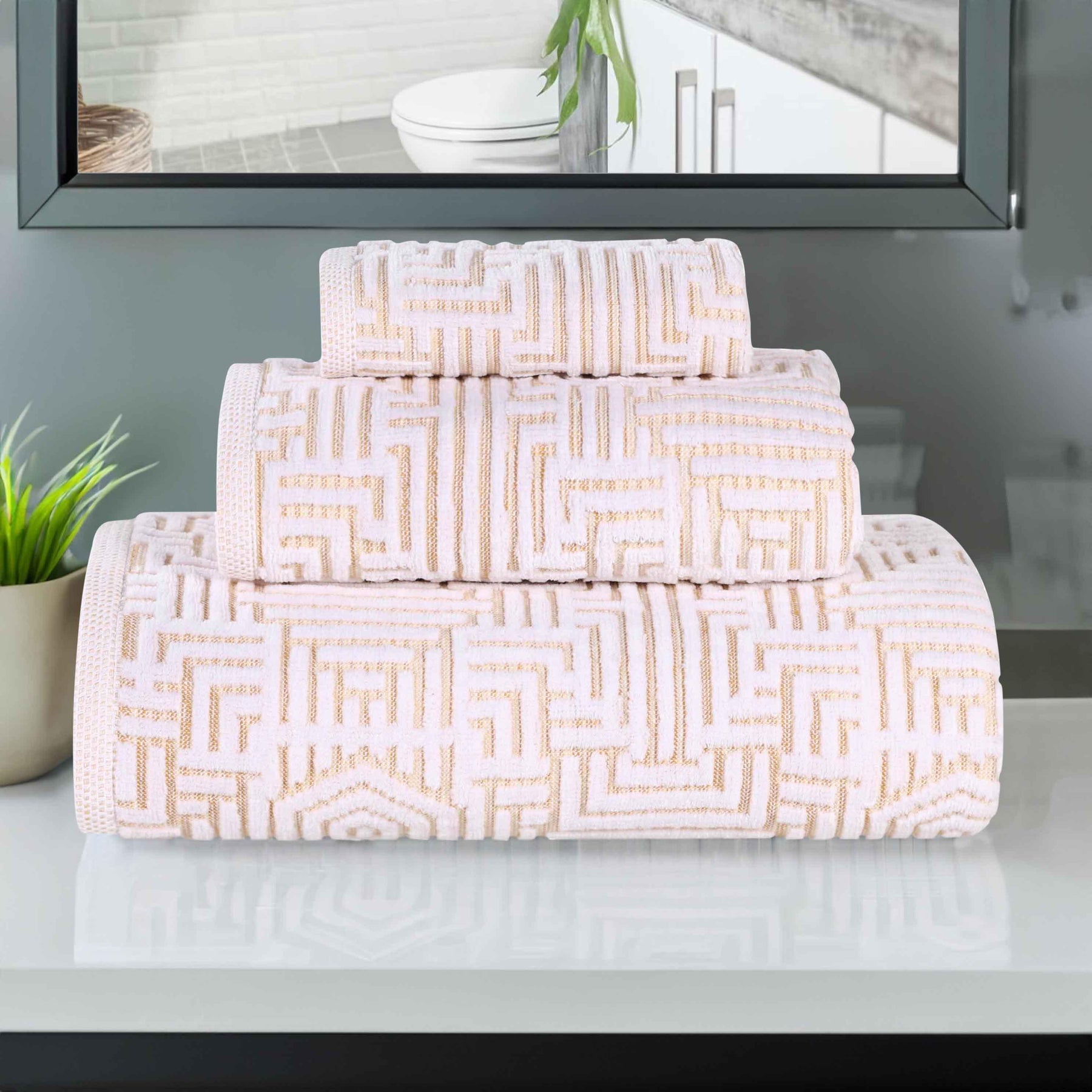 Cotton Modern Geometric Jacquard Plush Absorbent 3-Piece Towel Set