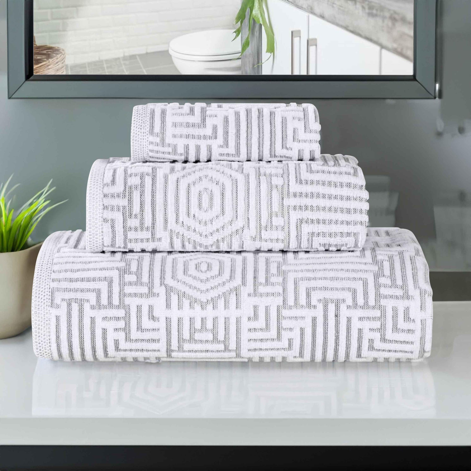 Cotton Modern Geometric Jacquard Plush Absorbent 3-Piece Towel Set