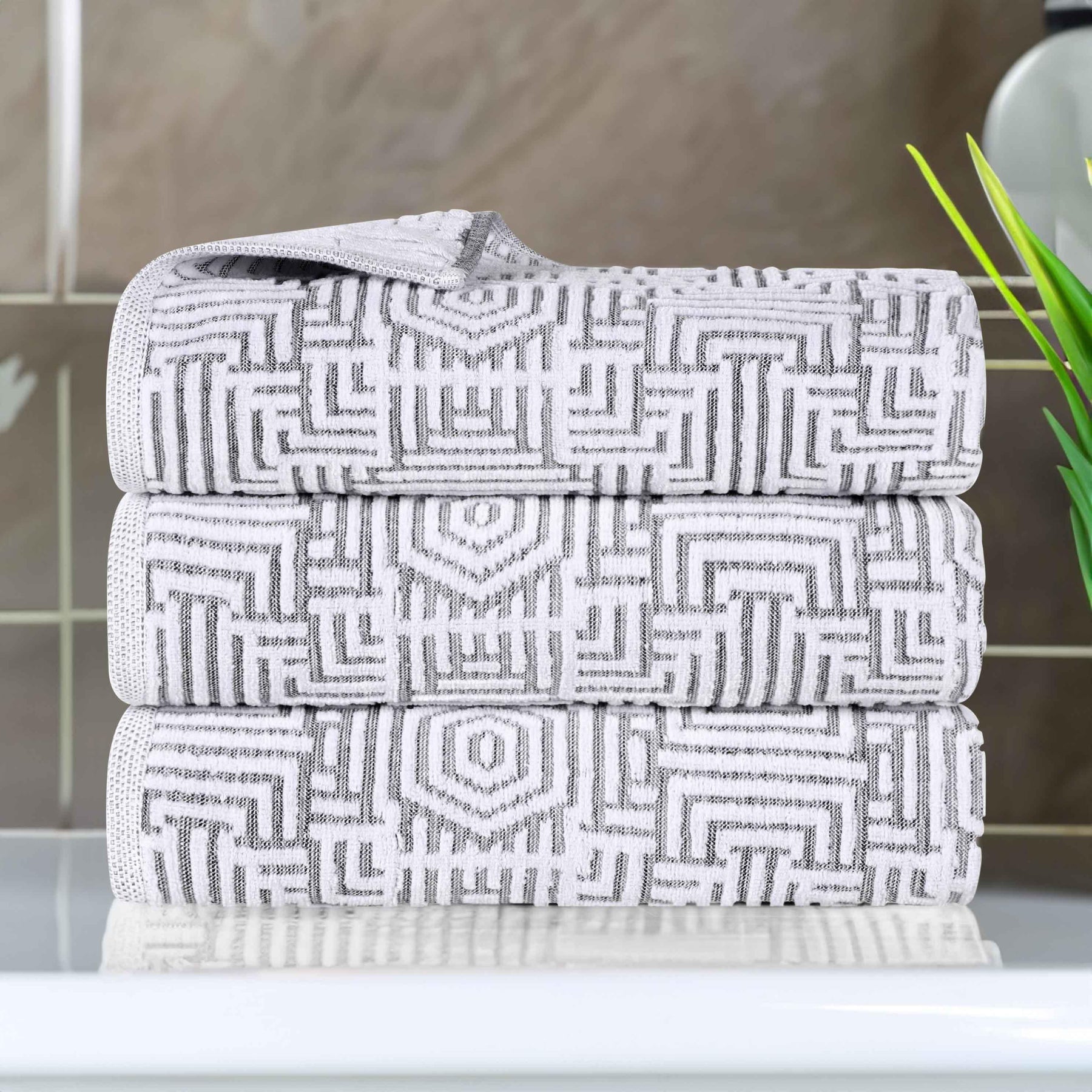 Cotton Modern Geometric Jacquard Plush Absorbent Bath Towel Set of 3