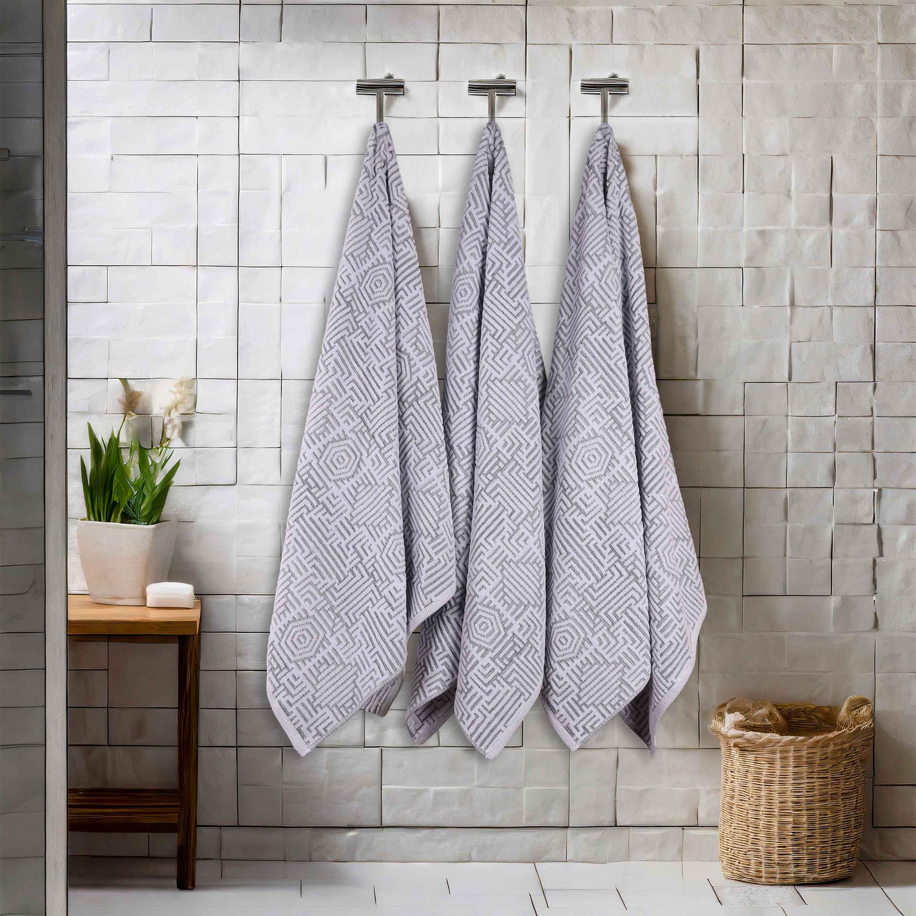 Cotton Modern Geometric Jacquard Plush Absorbent Bath Towel Set of 3